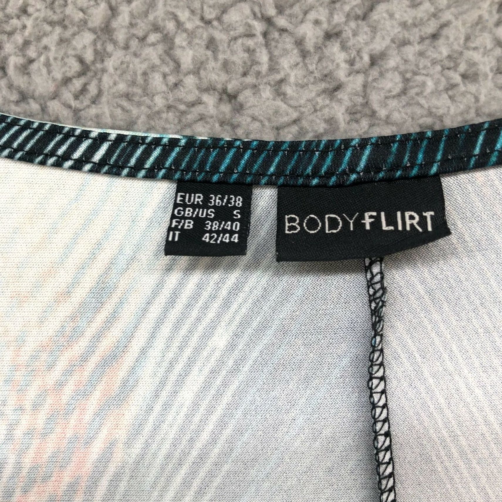Altea BODYFLIRT Maxi Dress Long Sleeve S Surplice Teal Multicolor Abstract Geometric V-Neck A-Line Beach Hippie Retro Summer Whole Women Size S / US 4 / IT 40 - 5 Thumbnail