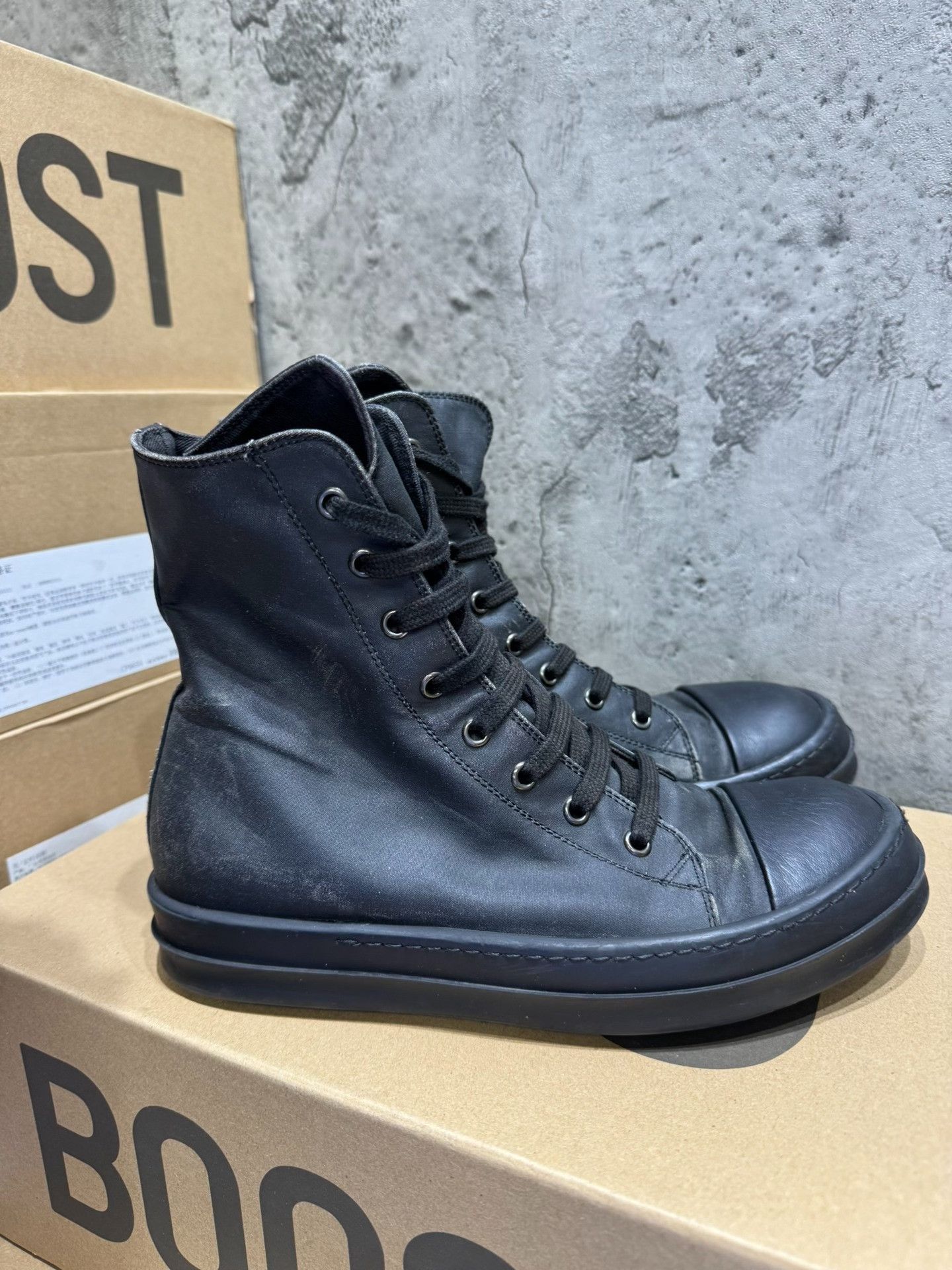 Converse Converse Black Hitop Sneakers 38 Women Size US 7.5 / IT 37.5 - 1 Thumbnail