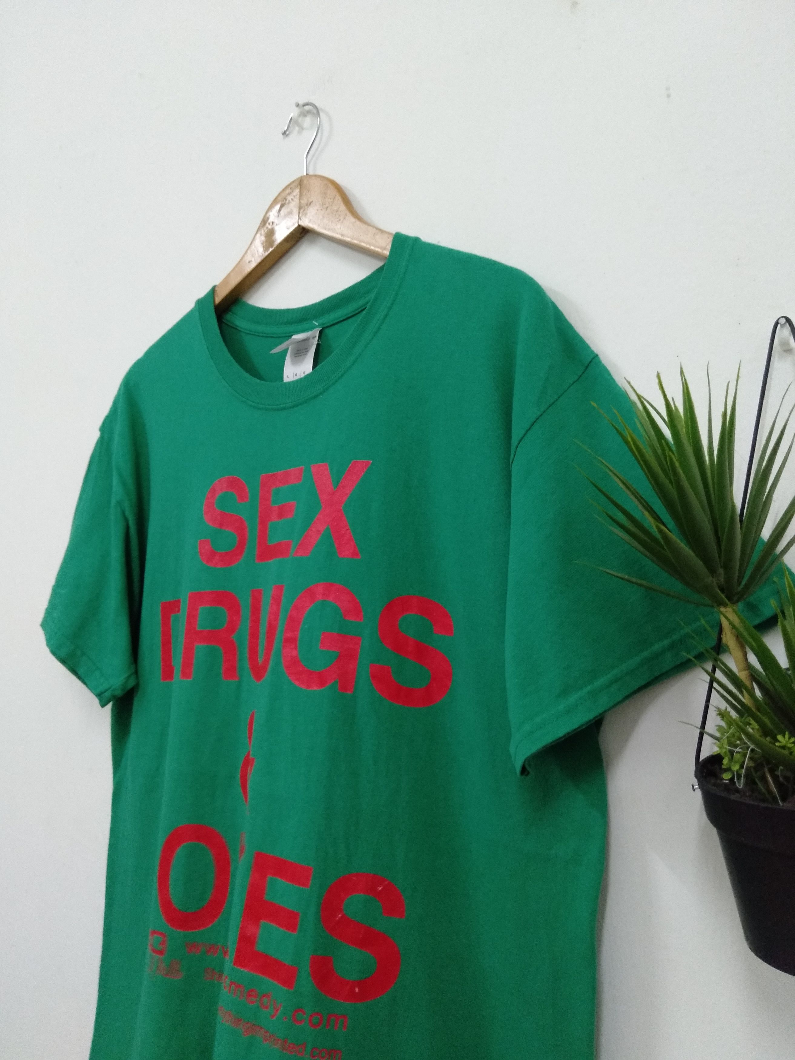 Vintage Vtg Y2k movie Sex Drugs And Jokes by Zach Miller sitcom Size US L / EU 52-54 / 3 - 2 Thumbnail