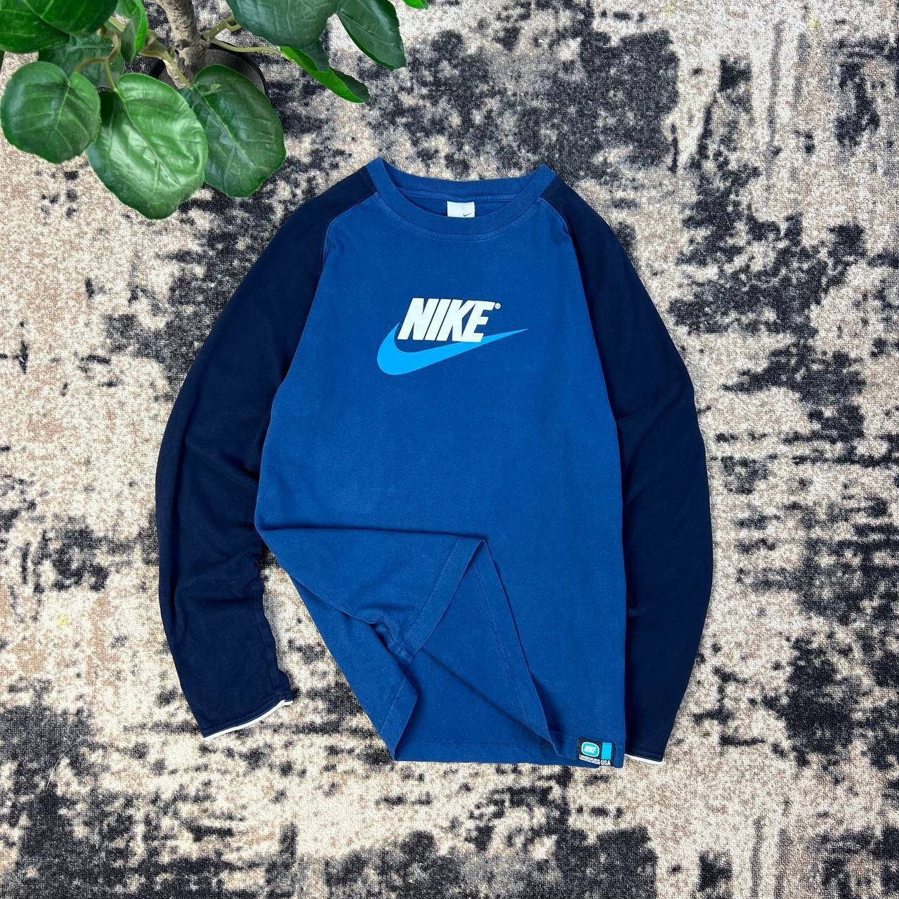 Nike Nike Big Logo Vintage Y2K Long Sleeve Streetwear Style Size US XL / EU 56 / 4 - 1 Thumbnail