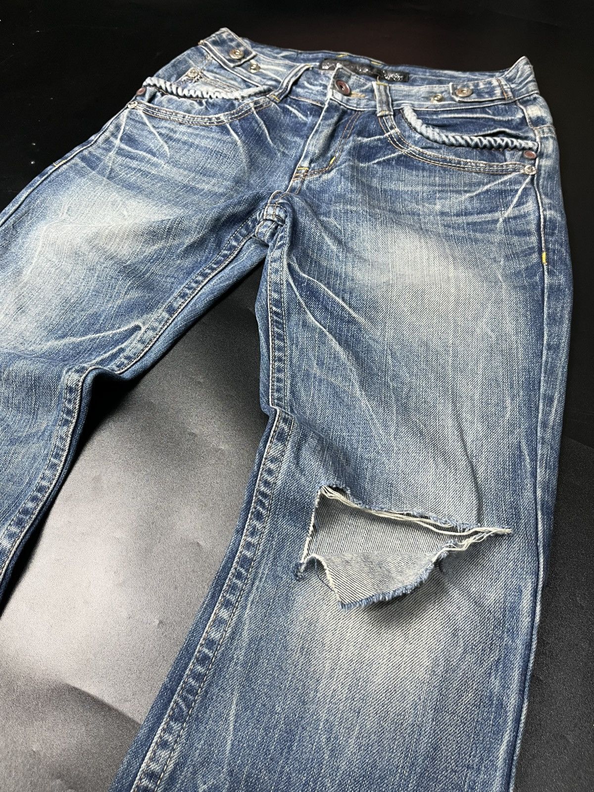 Japanese Brand RED PEPPER SUPER FLARE DISTRESSED JEANS Size US 29 - 5 Thumbnail