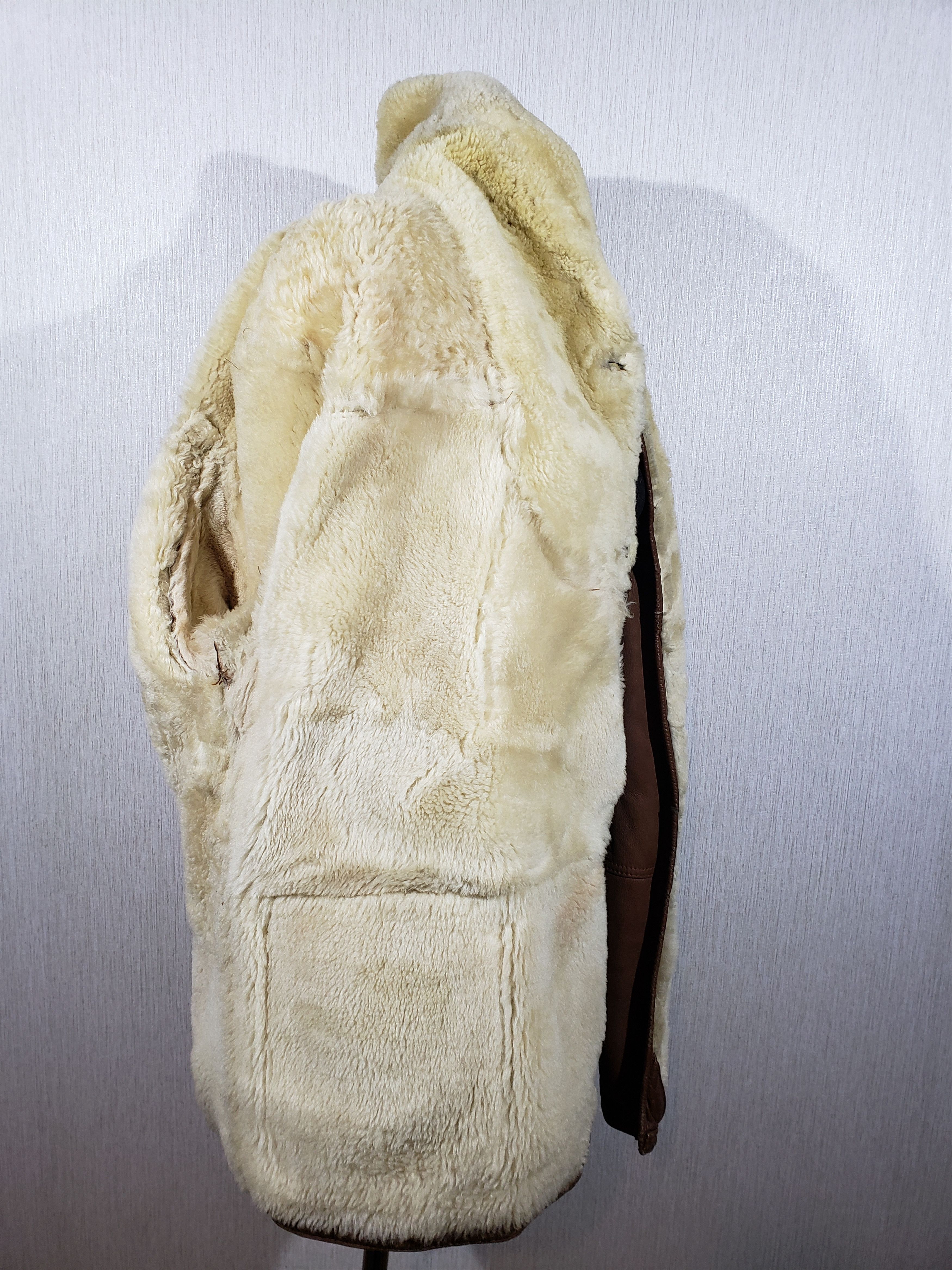 Other Brown men's sheepskin coat with buttons. Size US L / EU 52-54 / 3 - 8 Thumbnail