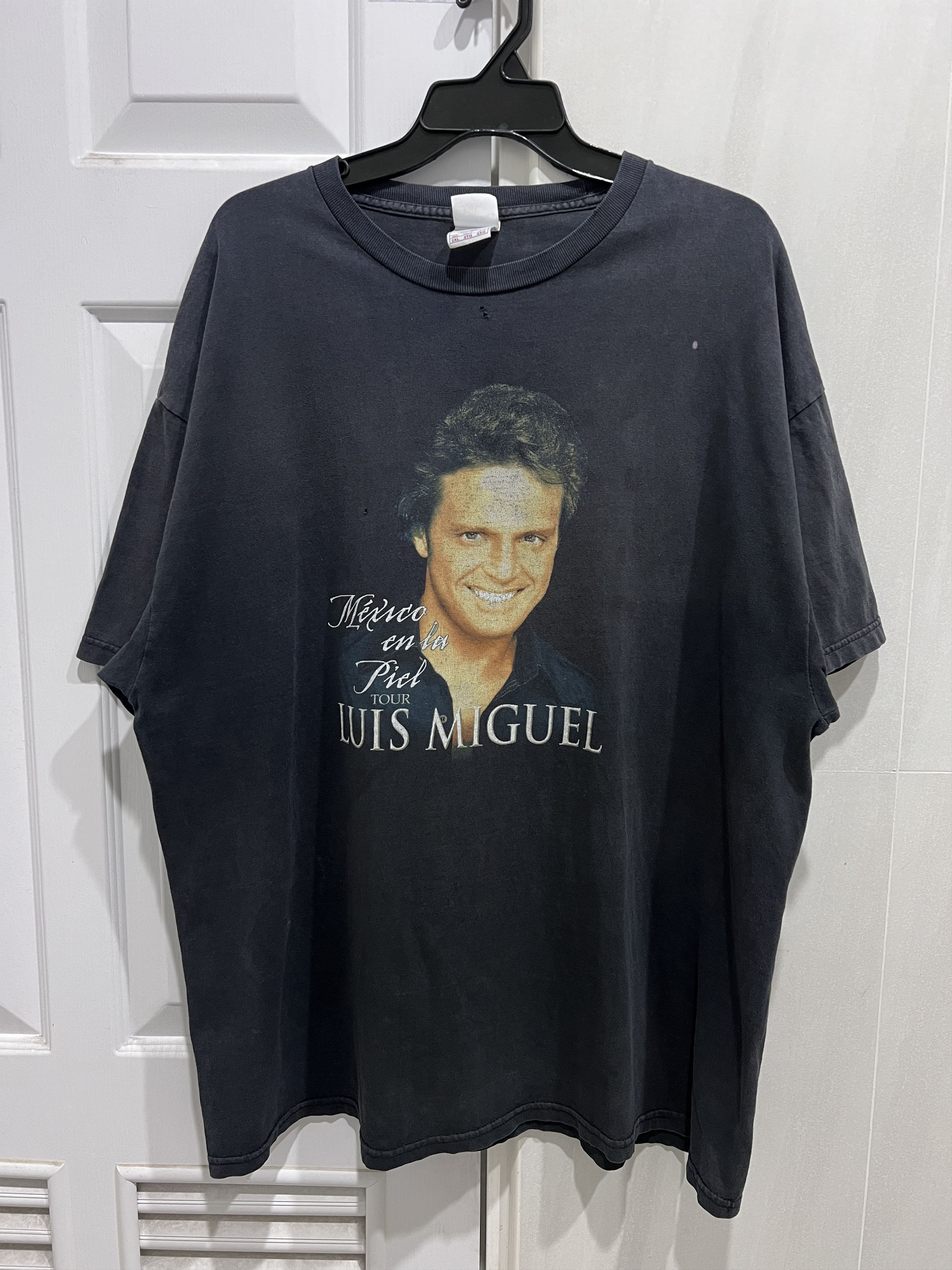 Band Tees Vintage Y2K Luis Miguel Promo Tour Tee 2XL Faded Latin pop Size US XXL / EU 58 / 5 - 2 Thumbnail