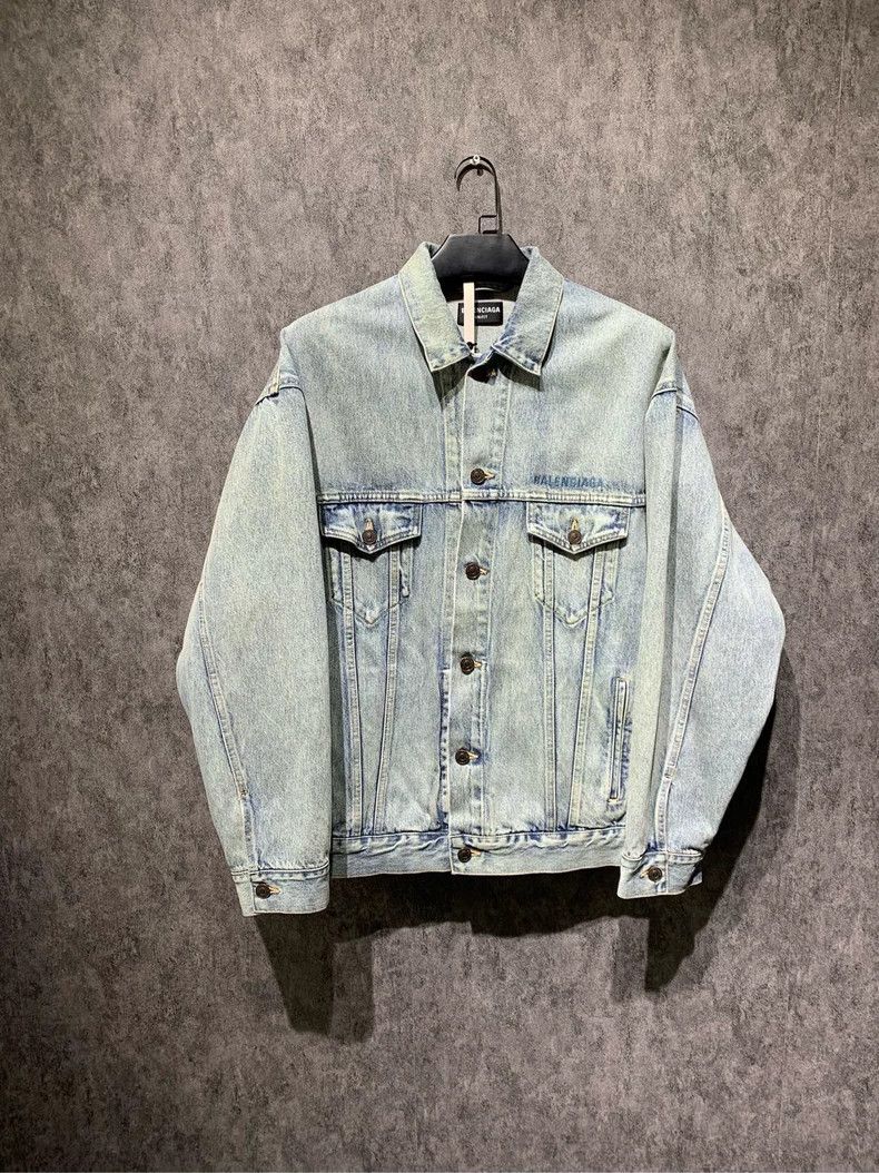 Balenciaga Balenciaga Casual and simple denim jacket 2505-Nextarrow Size US M / EU 48-50 / 2 - 1 Thumbnail