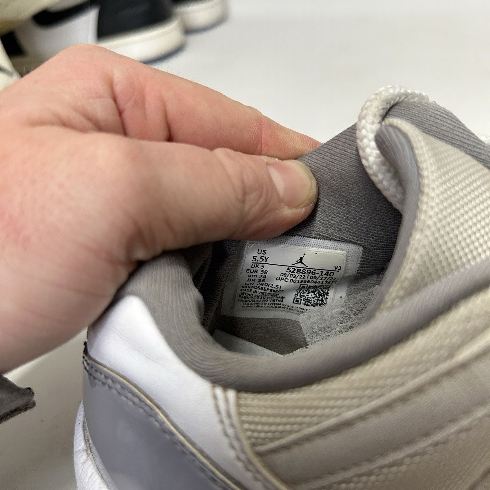 Nike Nike Air Jordan 11 Retro Low GS “Cement Grey" 528896-140 Size US 7 / IT 37 - 8 Thumbnail