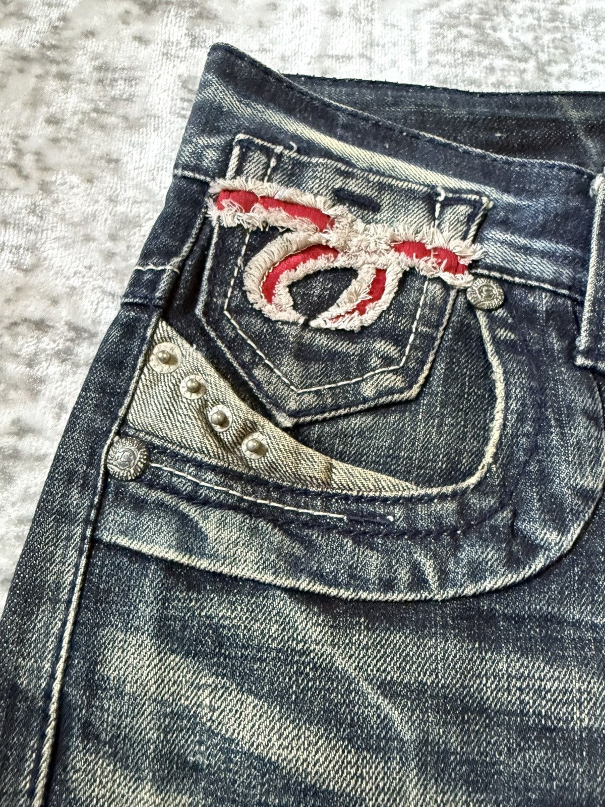 If Six Was Nine Red Pepper Japan Goth Skull Wings Embroidered Flared Jeans Size US 30 / EU 46 - 21 Thumbnail