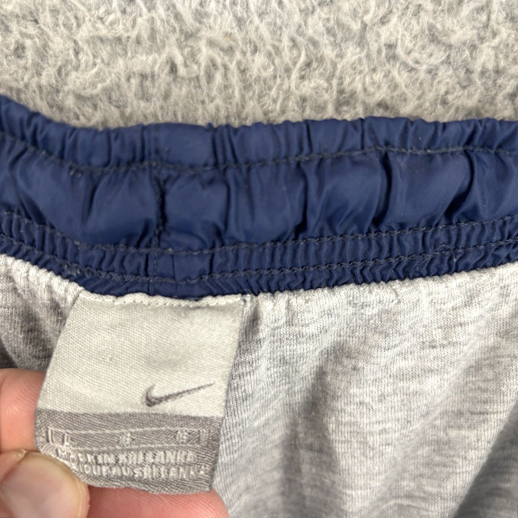 Nike VINTAGE Nike Track Pants Mens L Navy Stripe Jersey Lined Windbreaker 90s Y2K Nike Air Size US L / EU 52-54 / 3 - 4 Thumbnail
