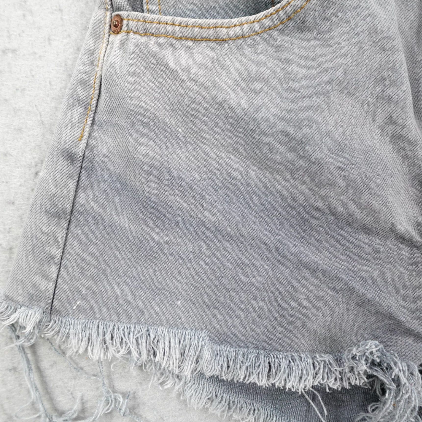 Levi's VINTAGE Levi's Shorts Womens 29 Gray Denim 501 Cutoff Button Fly Distressed 80s Size 29" - 3 Thumbnail