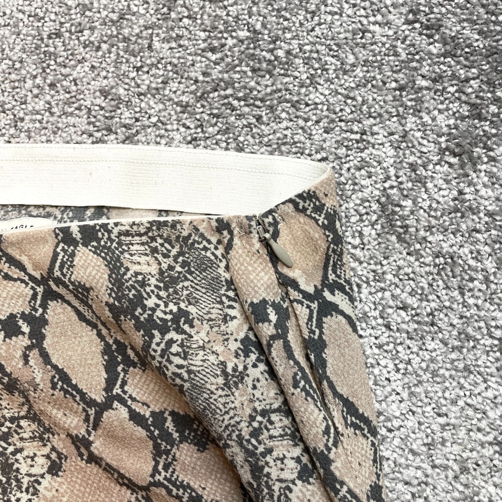 American Eagle Outfitters American Eagle Skirt Womens Medium Beige Striped Lightweight Stretch Size 32" / US 10 / IT 46 - 7 Thumbnail
