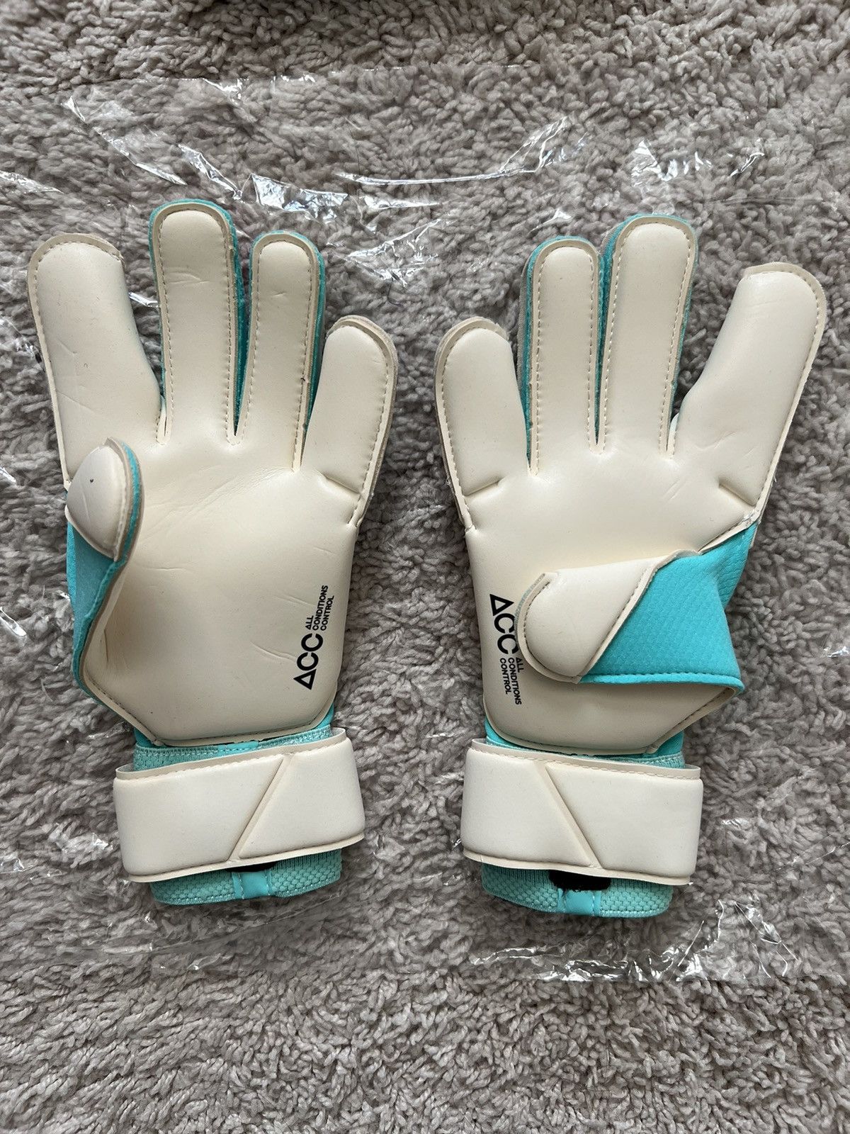 Nike Nike GK Vapor Grip 3 ACC Soccer Goalkeeper Gloves Size ONE SIZE - 4 Thumbnail