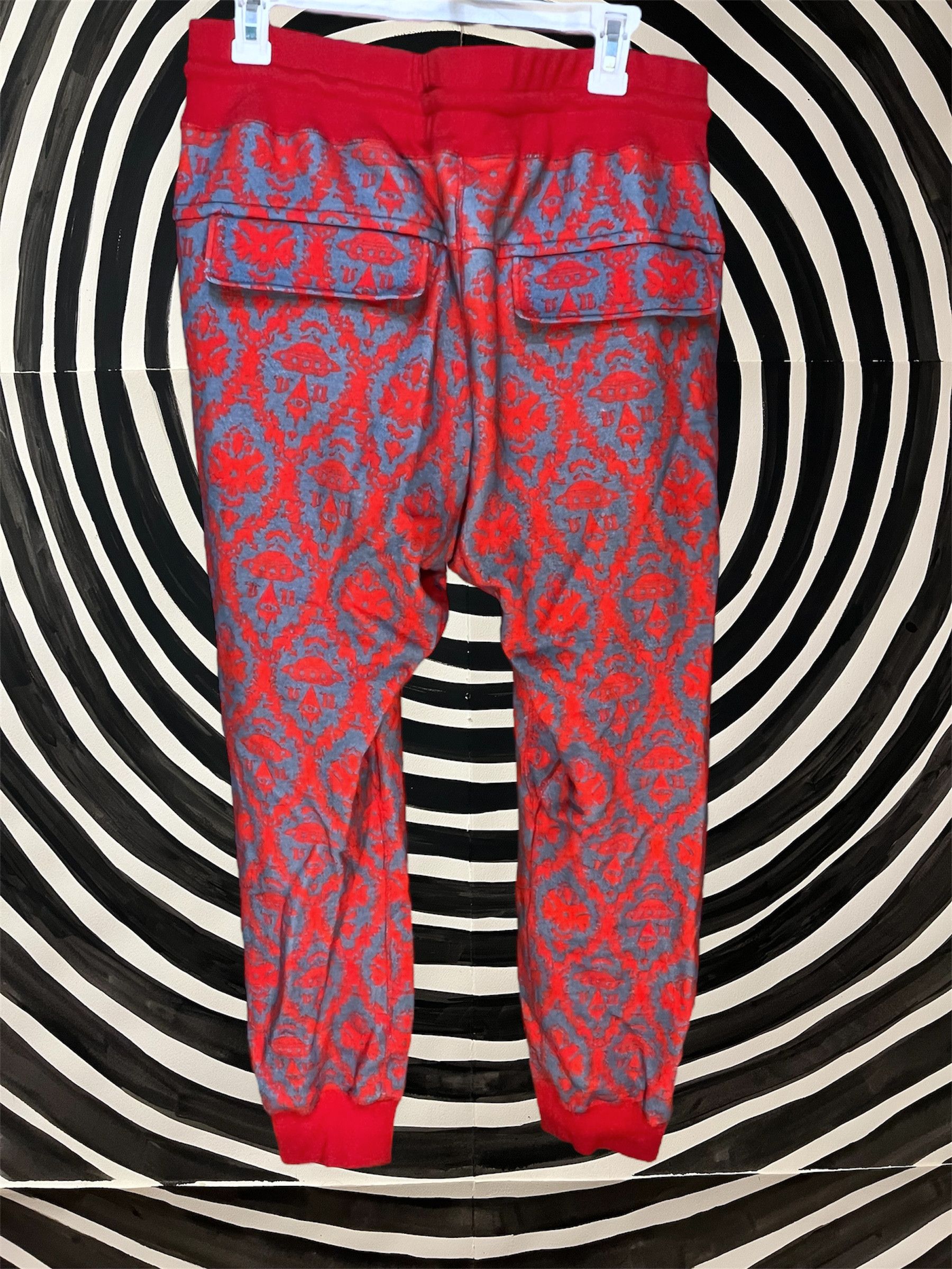 Undercover × Valentino UFO all over pattern jogger FW19 Size US 36 / EU 52 - 2 Thumbnail