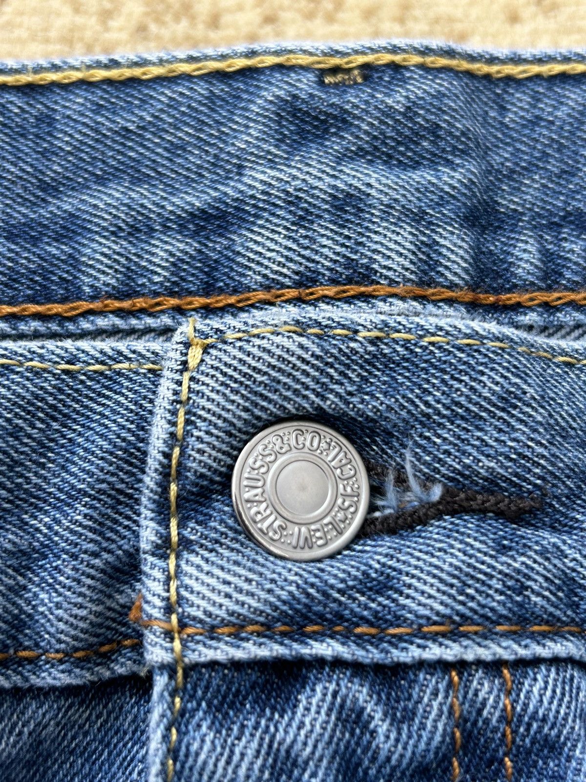 Levi's × Vintage Levis 550’s Light Blue Wash Denim Jeans Size US 34 / EU 50 - 7 Thumbnail