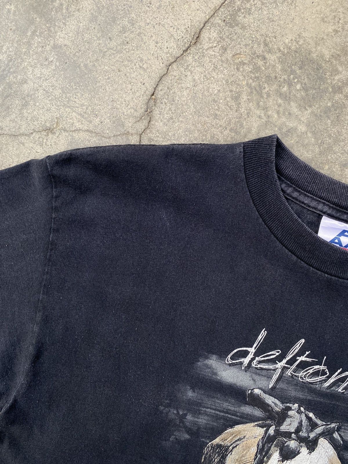 Band Tees Rare🔥Vintage Deftones Band Art Derek Hess Poison the Well Size US M / EU 48-50 / 2 - 8 Thumbnail
