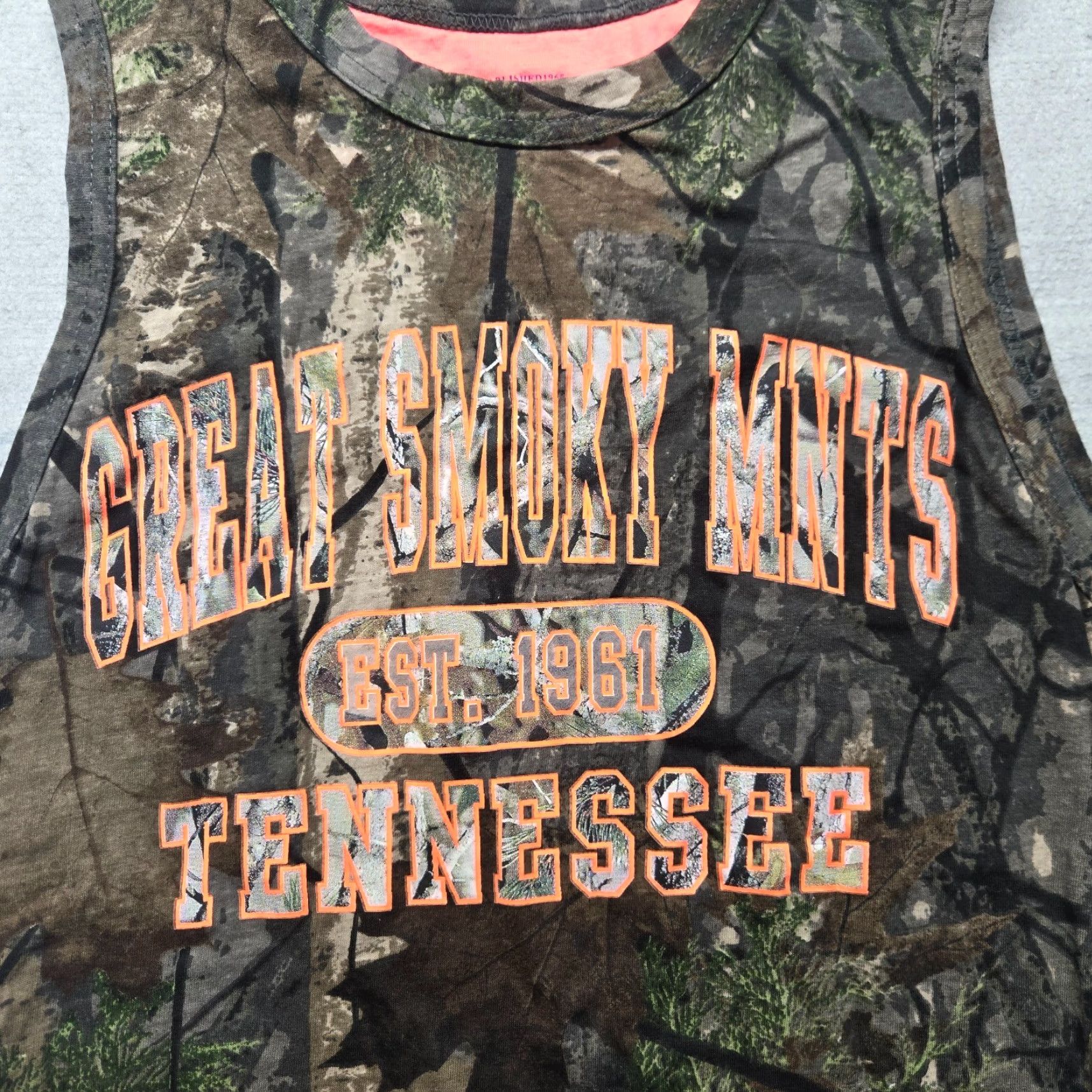 Greats Unbranded Shirt Men Multicolor Great Smoky Mountains Camo Tee T-Shirt Tank Top M Medium Graphic Print All Seasons 1990s-Theme Mountains Size US M / EU 48-50 / 2 - 2 Thumbnail