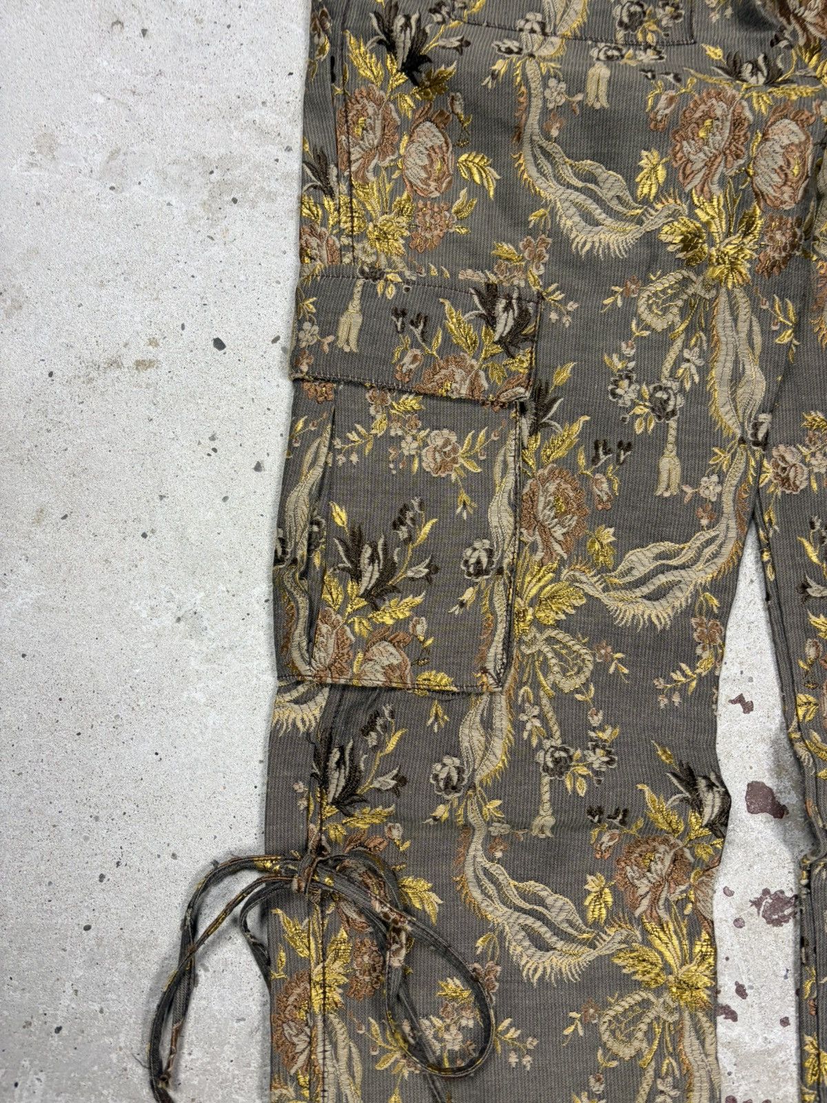 Roberto Cavalli Vintage 2000s Roberto Cavalli Class Floral Cargo Pants Size 30" / US 8 / IT 44 - 17 Thumbnail