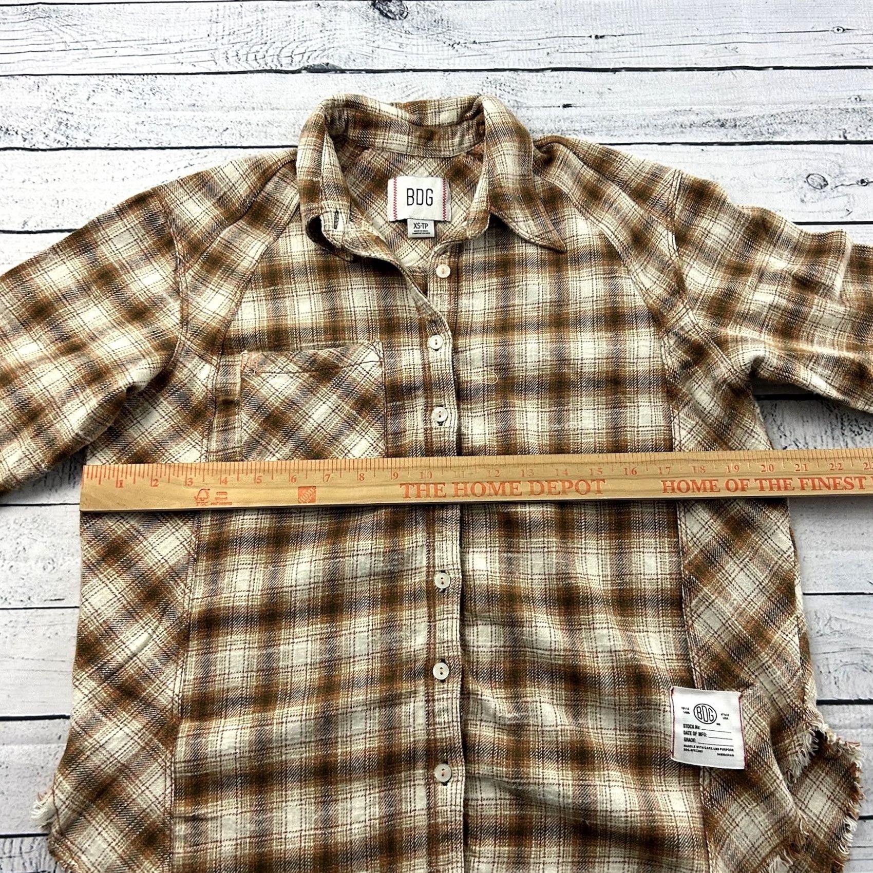 Bdg BDG Distressed Long Sleeve Button Front Flannel Shirt Women's XS Brown Size XS / US 0-2 / IT 36-38 - 5 Thumbnail
