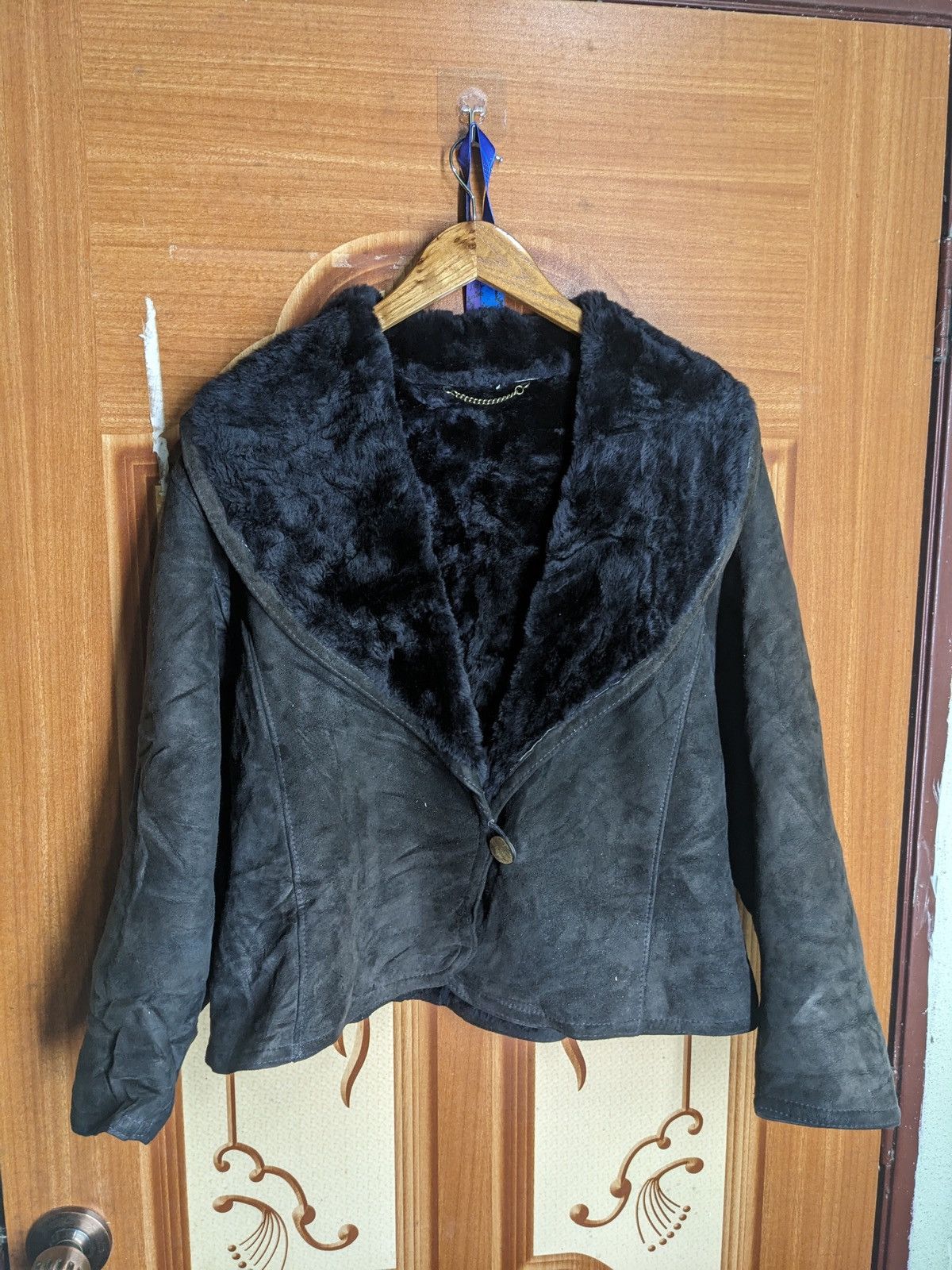 Vintage LAMBSKIN FUR JACKET MADE IN ENGLAND Size M / US 6-8 / IT 42-44 - 1 Thumbnail