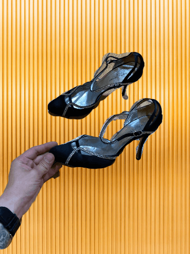 Dolce & Gabbana Dolce & Gabanna Velvet Embroidered heels Size US 7 / IT 37 - 1 Thumbnail