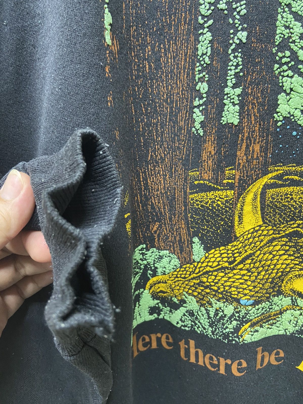Hanes × Vintage Vintage Hanes Here There Be Dragons Sweashirt Size US XL / EU 56 / 4 - 9 Thumbnail