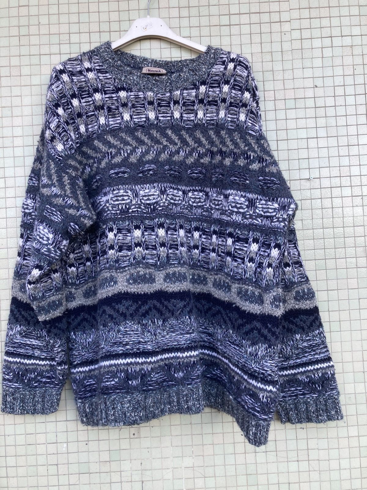 Other Mauna kea Hawaii blue white patterned sweater Size US M / EU 48-50 / 2 - 2 Thumbnail