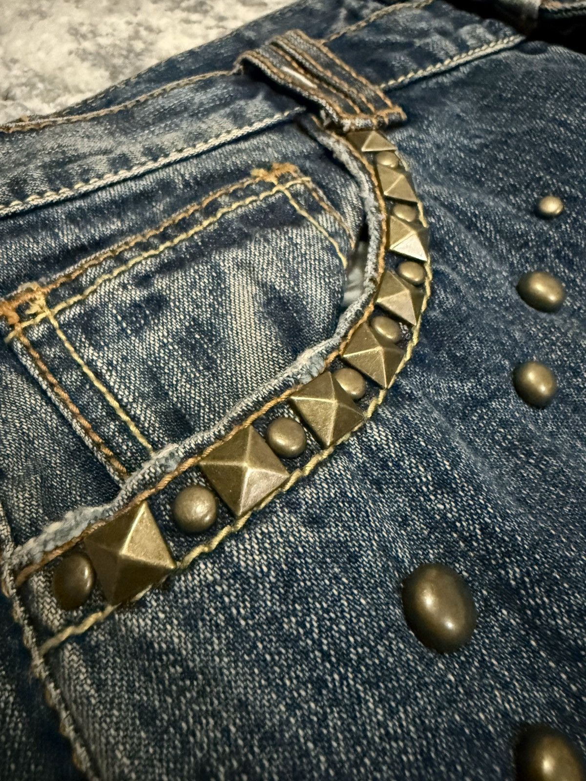 Japanese Brand Amore puro Artisanal Studded Distressed Baggy Jeans Size US 32 / EU 48 - 7 Thumbnail