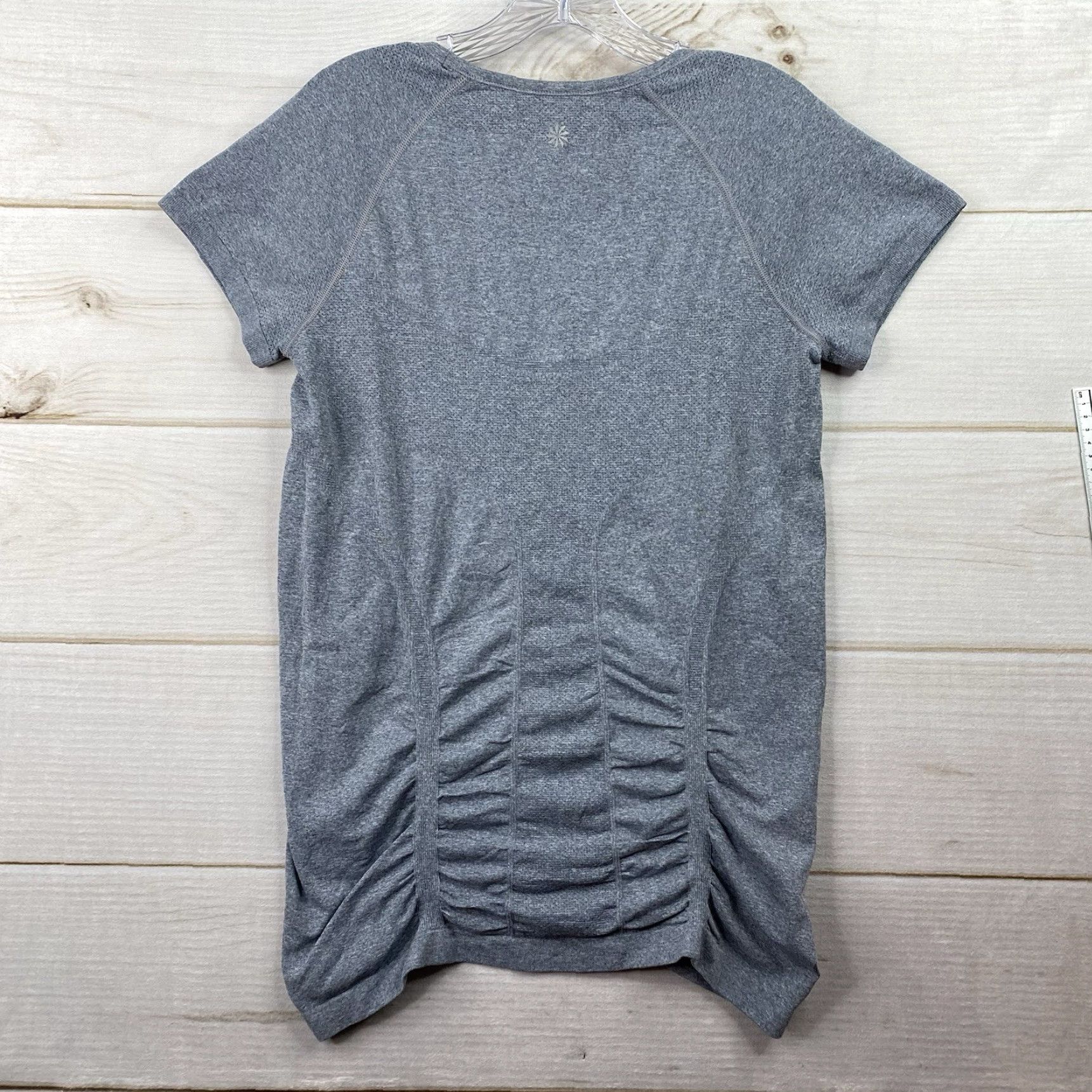 Athleta Athleta Shirt Womens L Gray Ruched Side Short Sleeve Athletic Top Yoga Running Size L / US 10 / IT 46 - 7 Thumbnail