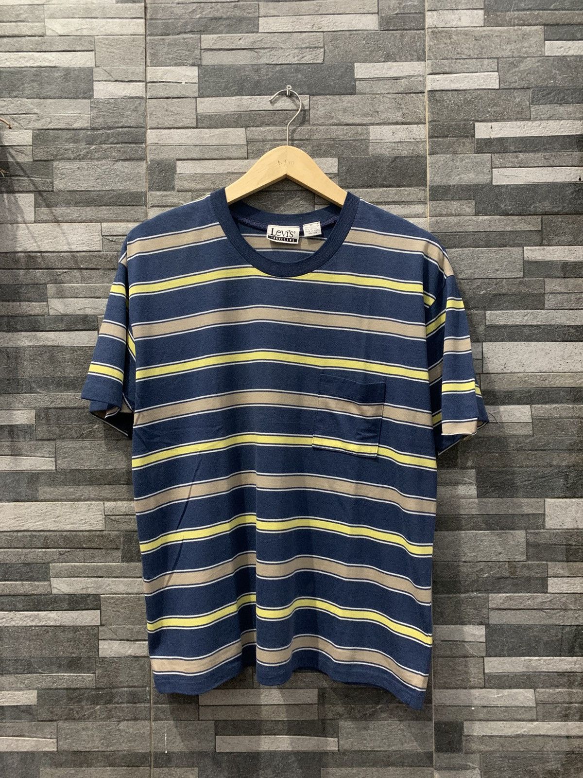 Levi's Vintage Clothing Vintage LEVI'S Striped Tee Size US L / EU 52-54 / 3 - 2 Thumbnail