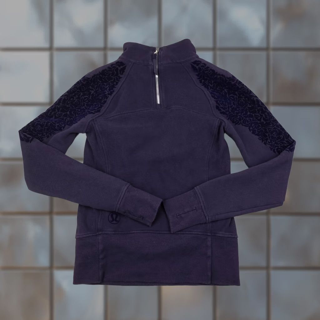 Lululemon Lululemon Pullover Womens 4 Velvet Rose Embossed Half Zip Sweatshirt Jacket Size S / US 4 / IT 40 - 1 Thumbnail