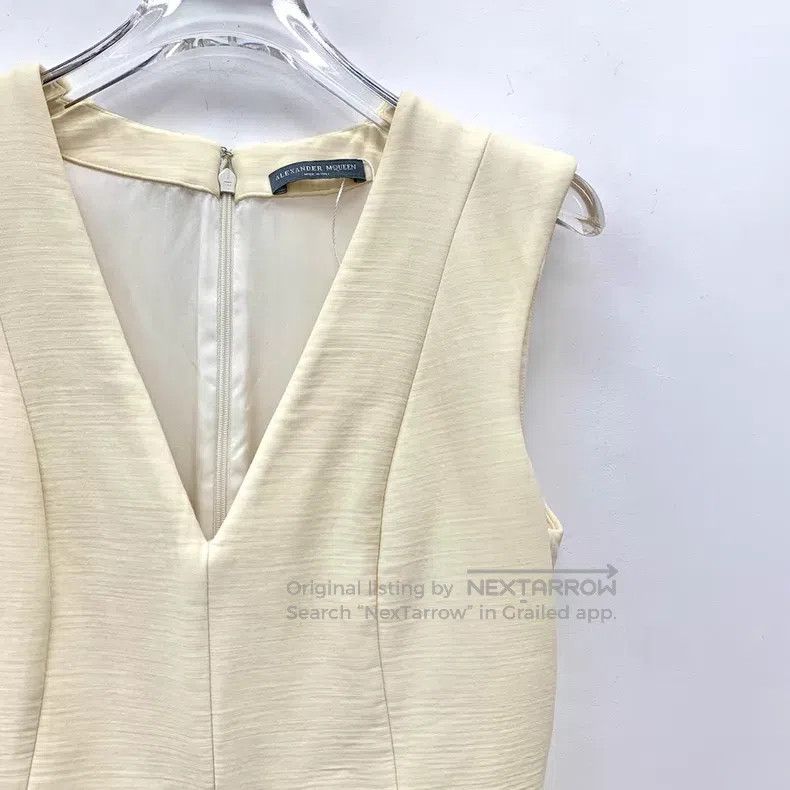Alexander McQueen Alexander Mcqueen Beige wool V-neck sleeveless dress Size S / US 4 / IT 40 - 3 Thumbnail