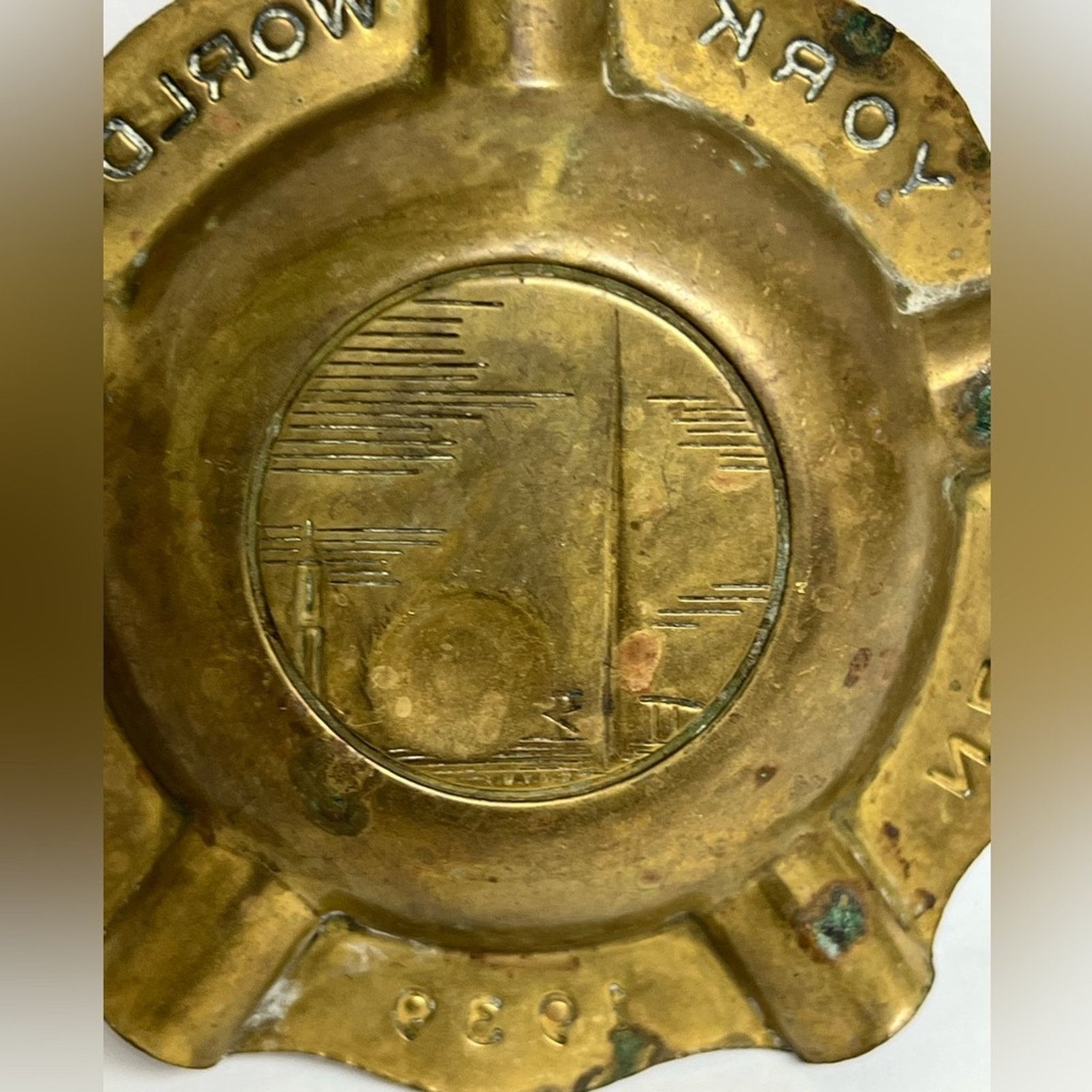 Vintage Vintage Brass Ashtray New York World Fair 1939 Tobacciana Size ONE SIZE - 6 Thumbnail