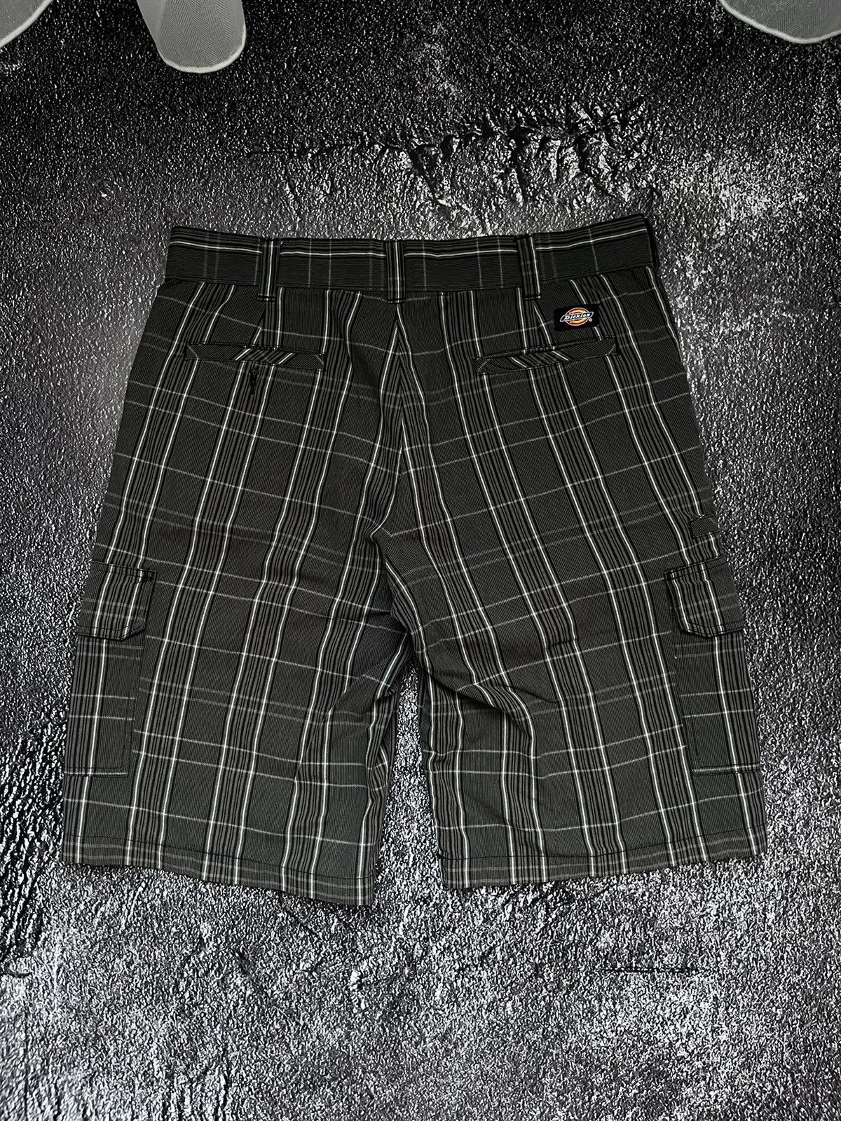 Dickies Y2K Dickes Checkered Cargo Shorts Grey Size US 32 / EU 48 - 2 Thumbnail