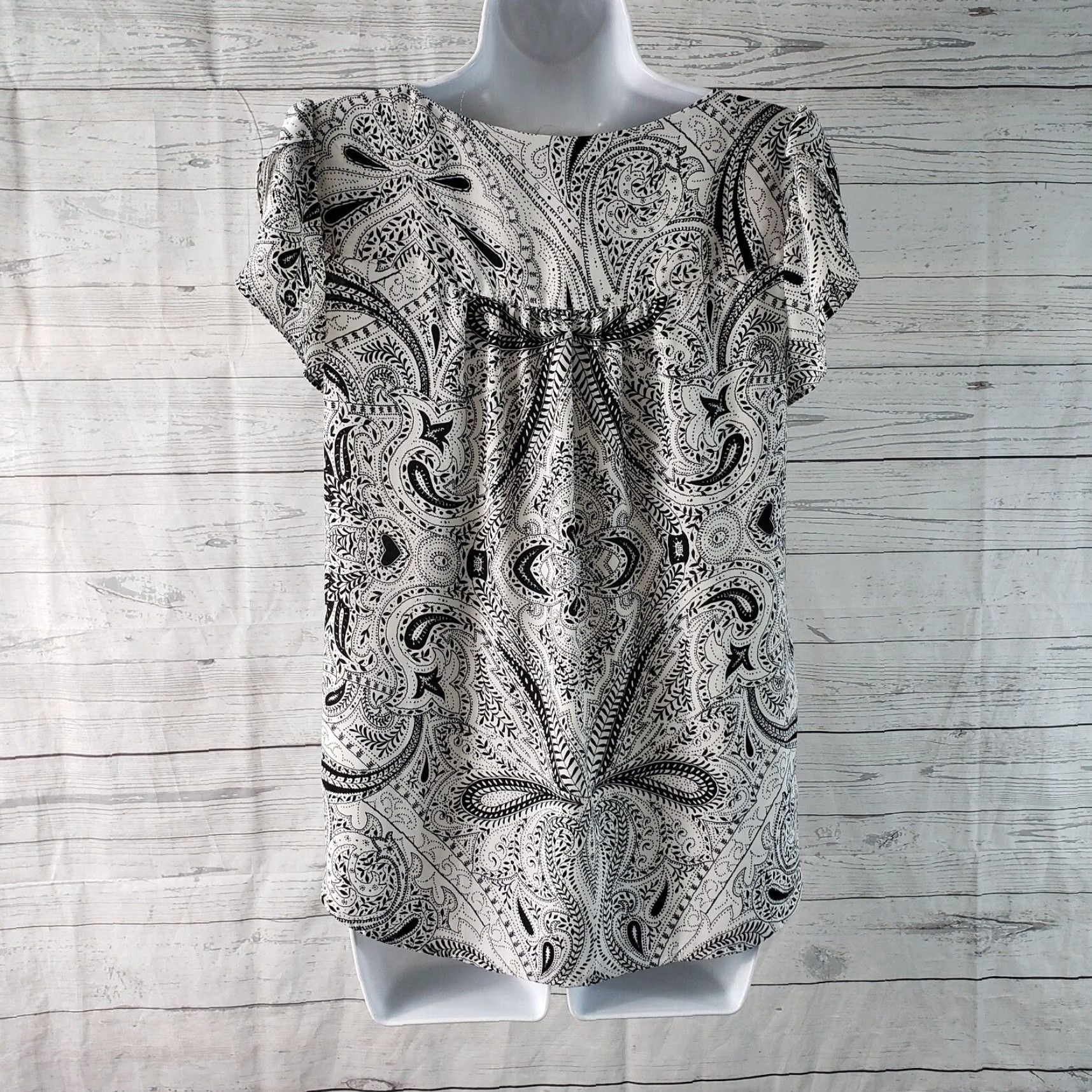Ann Taylor Ann Taylor LOFT Blouse Womens XS Black White Paisley Short Sleeve Size XS / US 0-2 / IT 36-38 - 4 Thumbnail