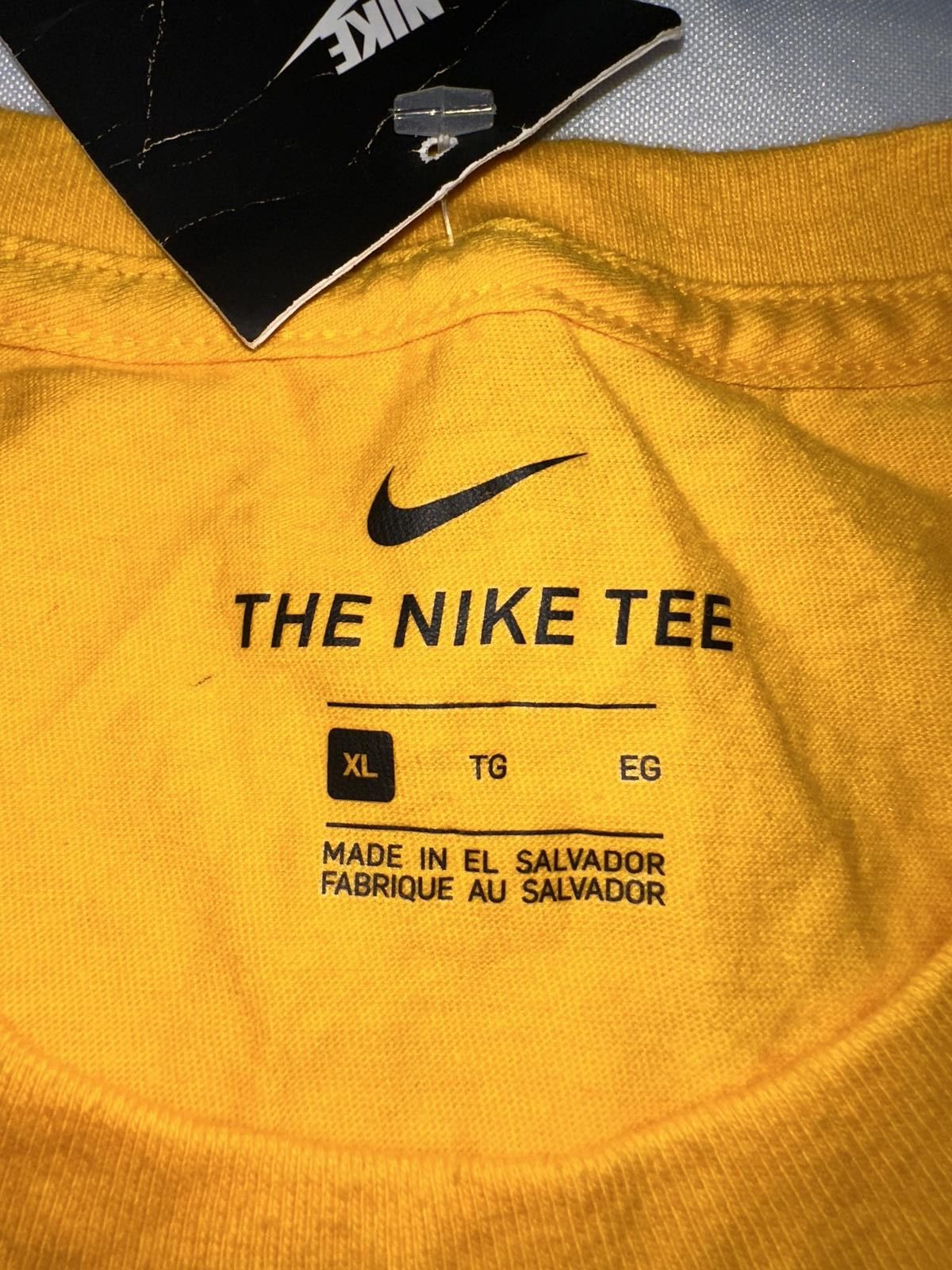 Nike Nike Air Box Speed Nike Air University Gold Shirt Size US XL / EU 56 / 4 - 3 Thumbnail
