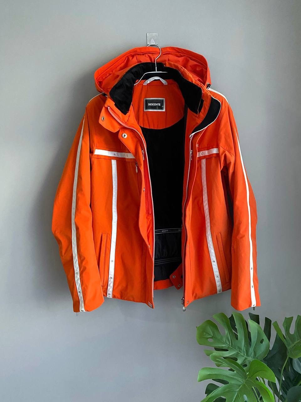 Descente Descente Women's Orange Ski Jacket, Size M Size M / US 6-8 / IT 42-44 - 4 Thumbnail