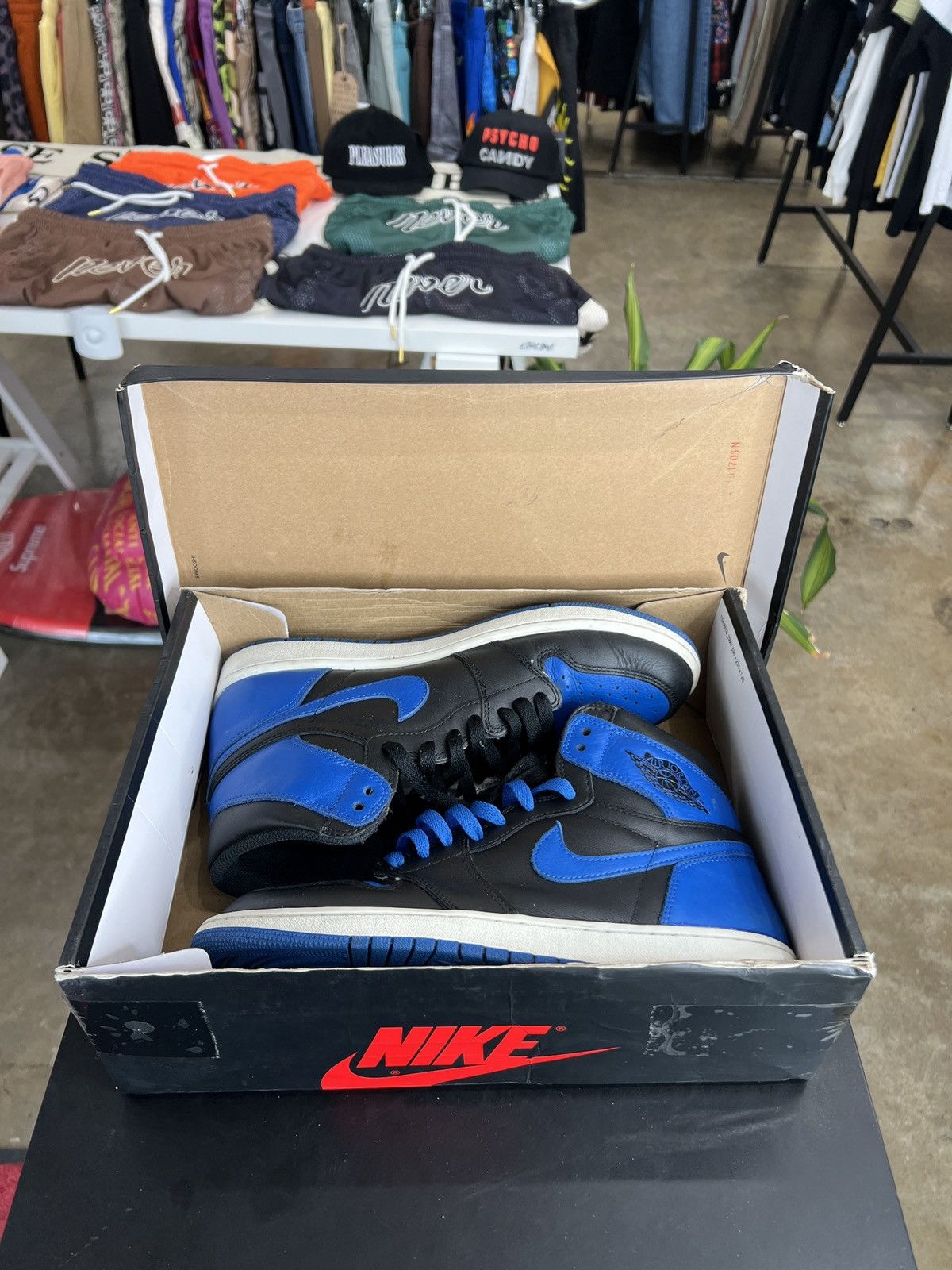 Jordan Brand × Nike Air Jordan 1 Royal Sz. 10 (2017) Size US 10 / EU 43 - 10 Thumbnail