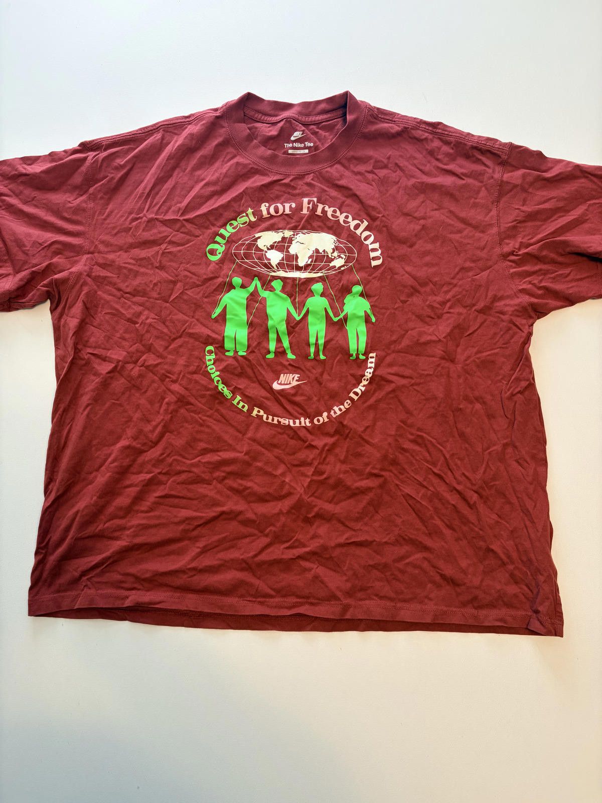 Nike Nike Men's Quest For Freedom Graphic T-Shirt (Size 2XL) Size US XXL / EU 58 / 5 - 1 Thumbnail