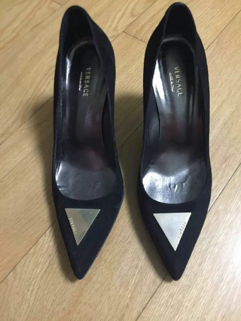 Versace Versace Pointed-Toe Pumps Size US 5 / IT 35 - 1 Thumbnail