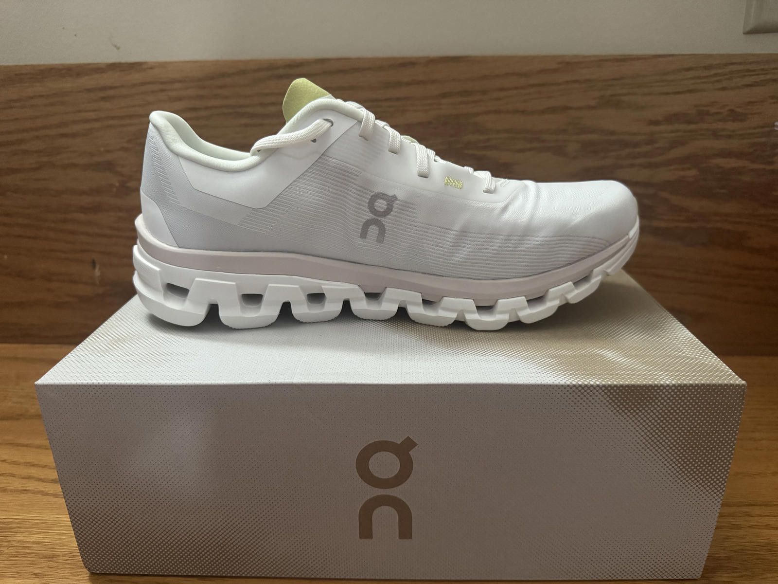 On On Cloudflow 4 Men's Running Sneakers - White/Sand, Size 9 Size US 9 / EU 42 - 4 Thumbnail