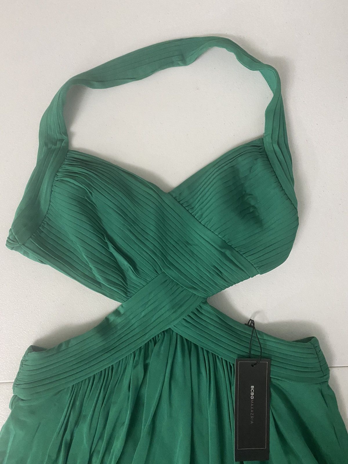 Bcbgmaxazria NWT BCBG MaxAzria green shea halter cutout dress XXS New Size XXS / US 00 / IT 34 - 6 Thumbnail