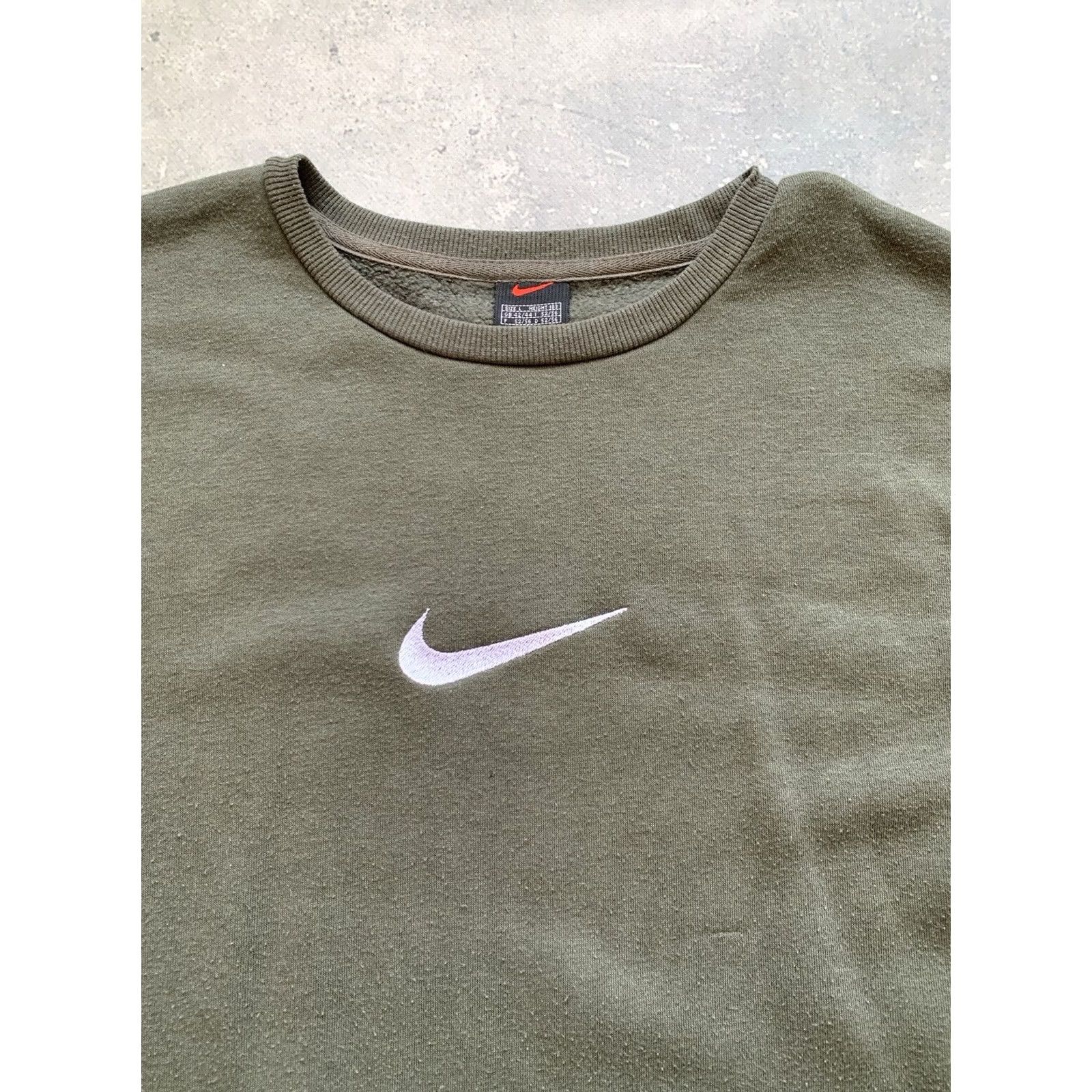 Nike VINTAGE Nike Center Logo Sweater Sweatshirt Men L Green Nike Shirt Mens L Sweatshirt Size US L / EU 52-54 / 3 - 3 Thumbnail