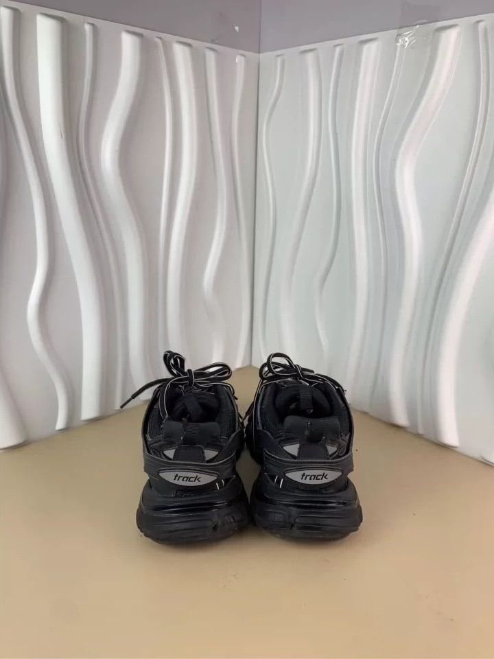 Balenciaga Balenciaga Black lacing low Top Casual Shoes Dad Shoes 2502 Size US 5 / EU 37 - 4 Thumbnail