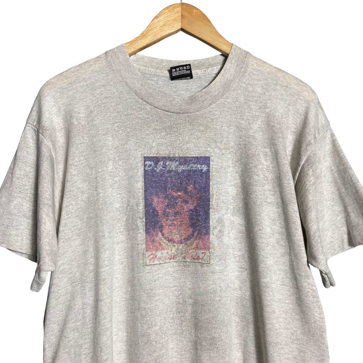 Band Tees × Vintage Vintage 90s DJ Mystery Single Stitch Tee Size US L / EU 52-54 / 3 - 1 Thumbnail