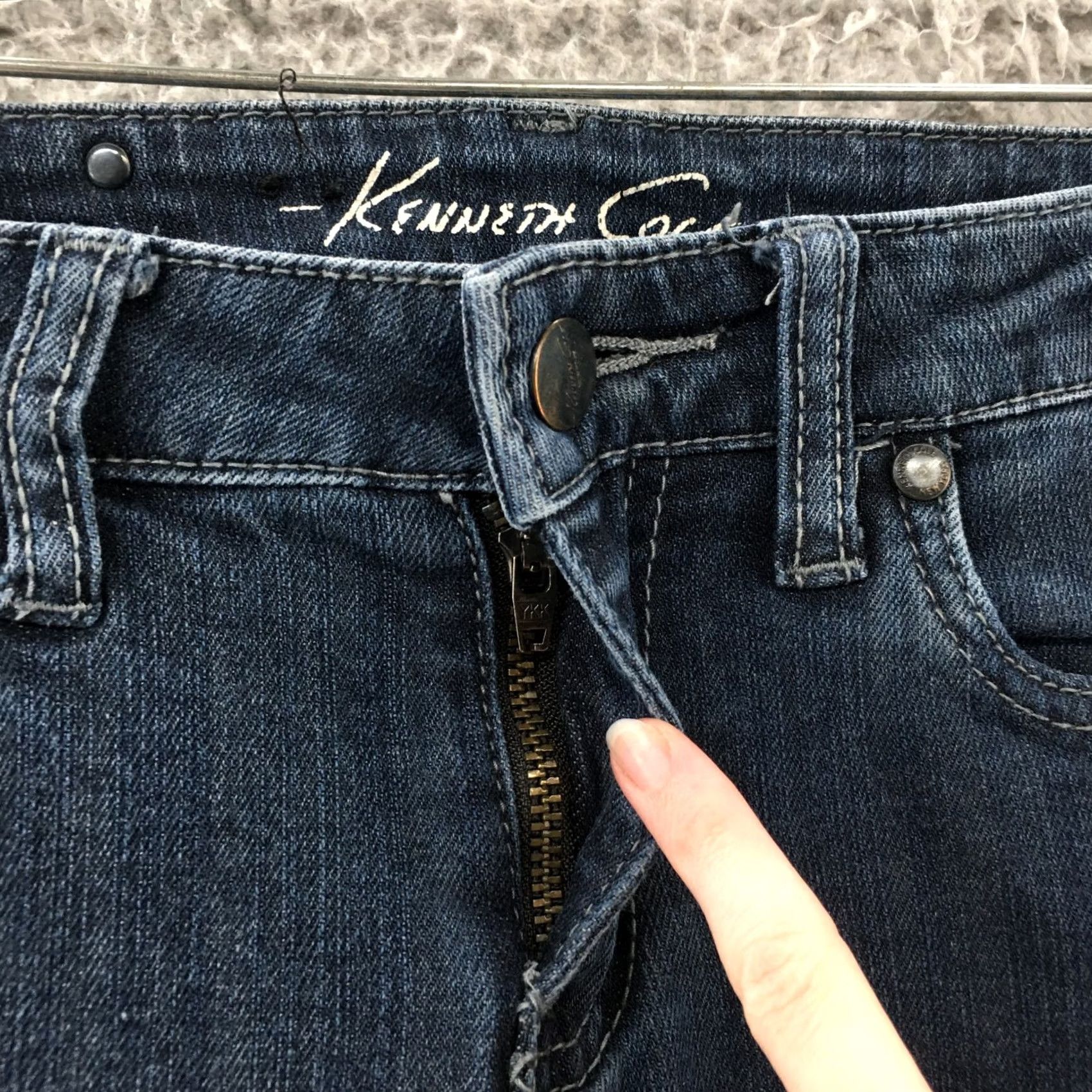 Kenneth Cole Kenneth Cole Jeans Tapered Jeans Womens 25 28x32 Blue Denim Low Rise Zip Fly Shoes? Size 42" / US 20 - 3 Thumbnail