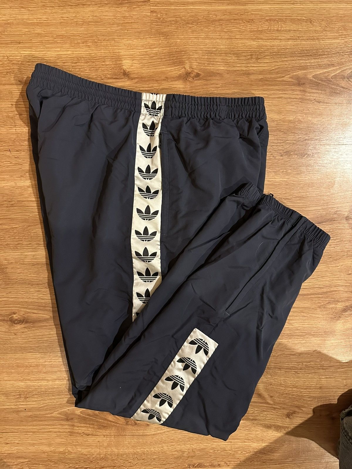 Adidas Adidas Classic Track Pants (Medium) Size US 32 / EU 48 - 4 Thumbnail