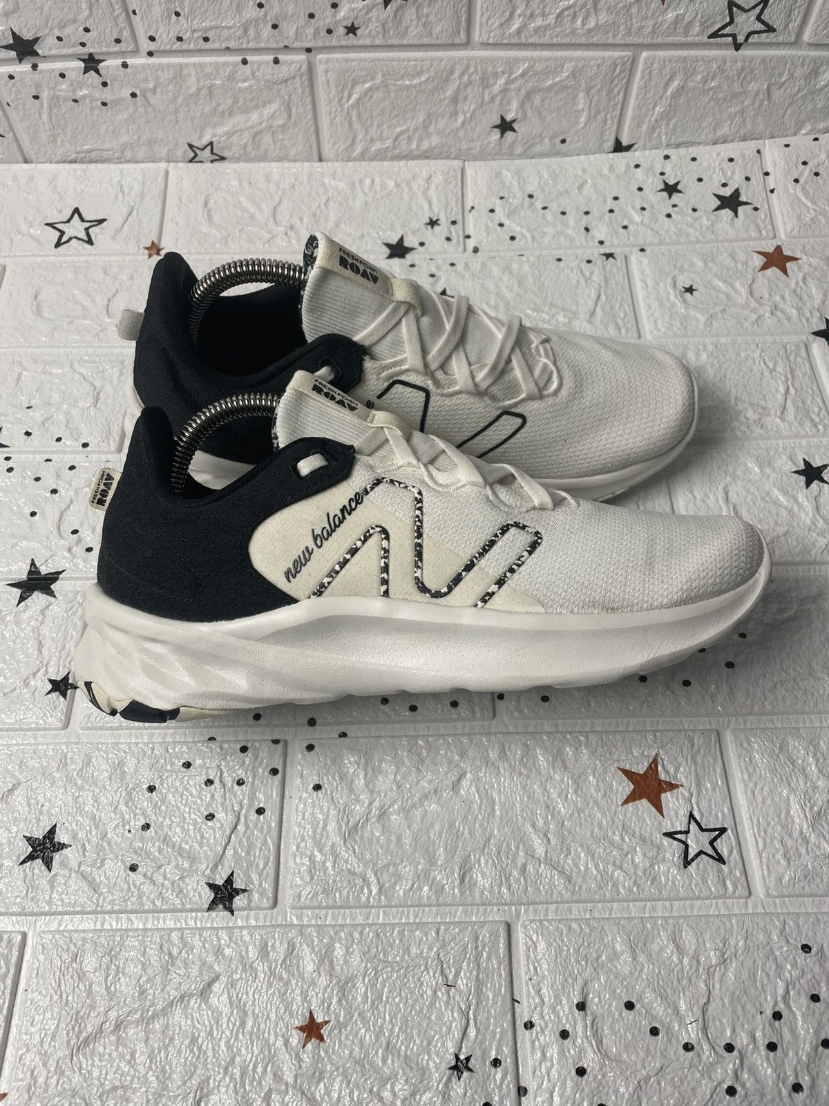 New Balance New Balance Fresh Foam RoavV2 US10 UK8 EU41.5 CM27 Size US 10 / EU 43 - 1 Thumbnail