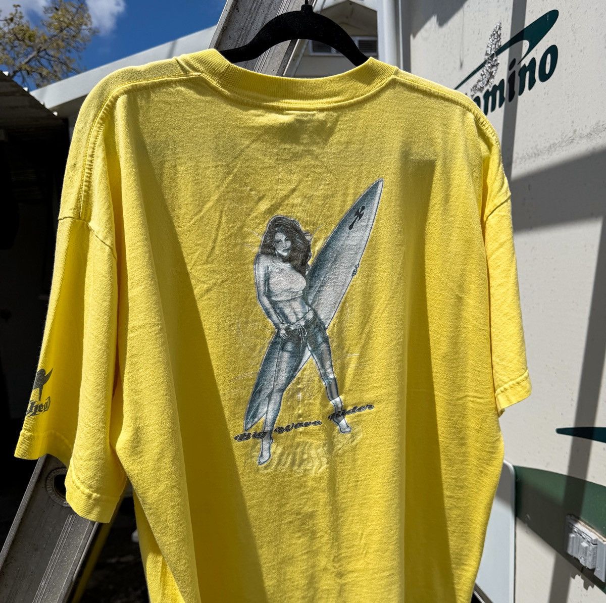 Bullhead Denim Co. Vintage Y2K Bullhead Surf T-Shirt Men’s XL Yellow Cropped Size US XL / EU 56 / 4 - 4 Thumbnail