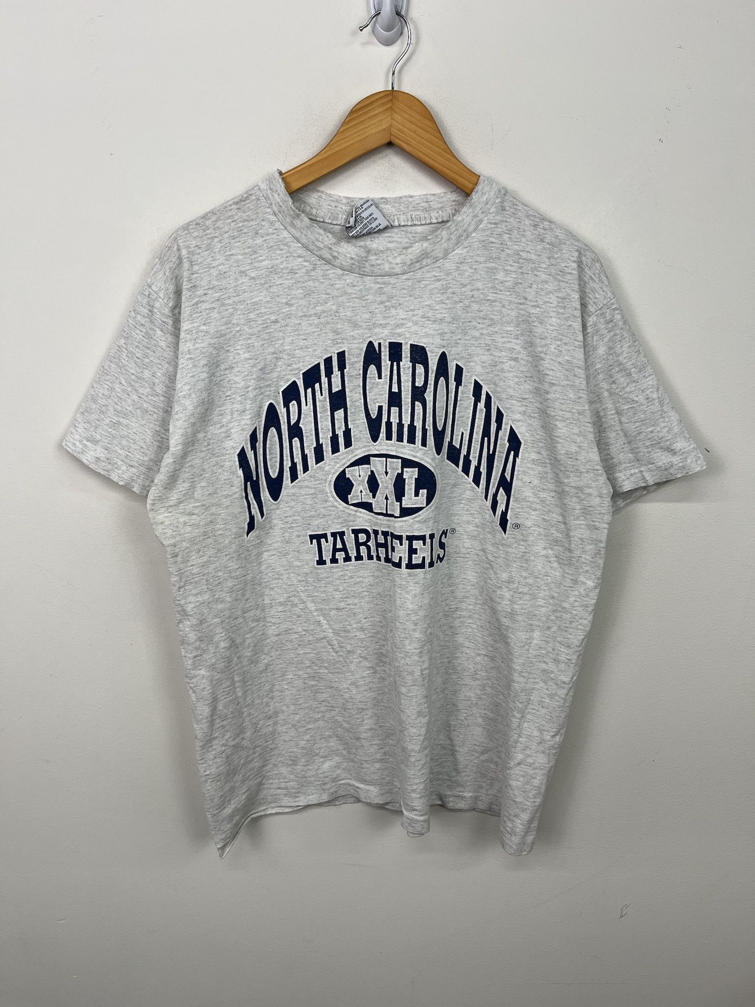 Vintage Vintage 90s North Carolina UNC Tar Heels Tee Shirt Size L Size US L / EU 52-54 / 3 - 1 Thumbnail