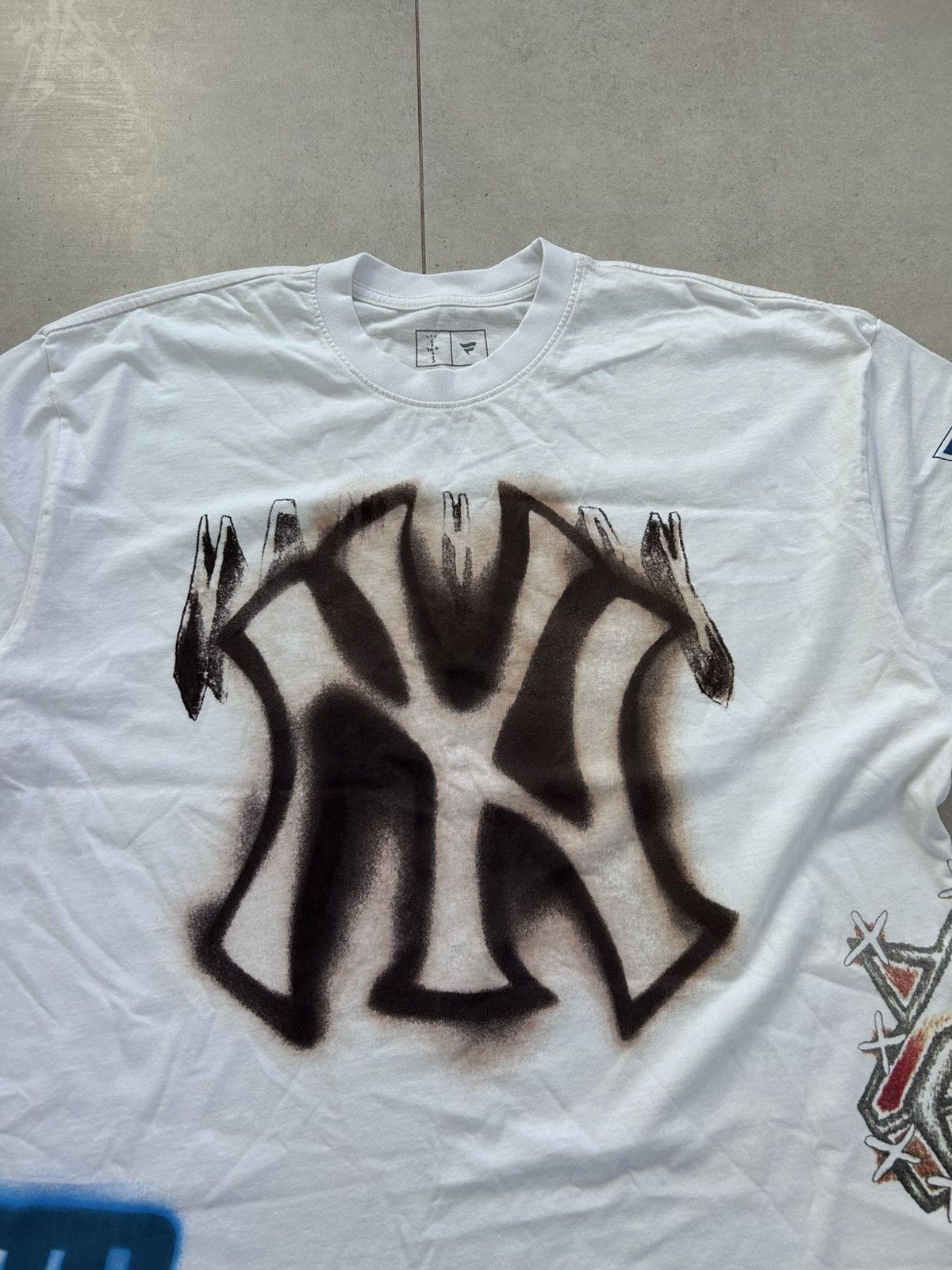 Travis Scott Travis Scott Fanatics Game Exclusive New Yor City White Tee Size US L / EU 52-54 / 3 - 4 Thumbnail