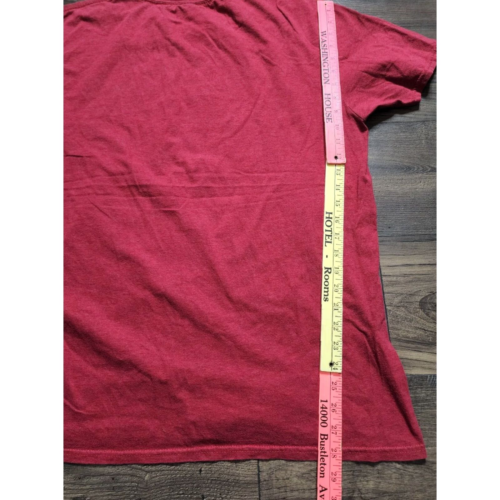 Vintage Mens XL KENTUCKY DERBY 143 CHURCHILL DOWNS T-SHIRT Horse Racing 2017 Distressed Red Cotton Blend Short Sleeve Crew Neck Mens Clothing Size US XL / EU 56 / 4 - 4 Thumbnail