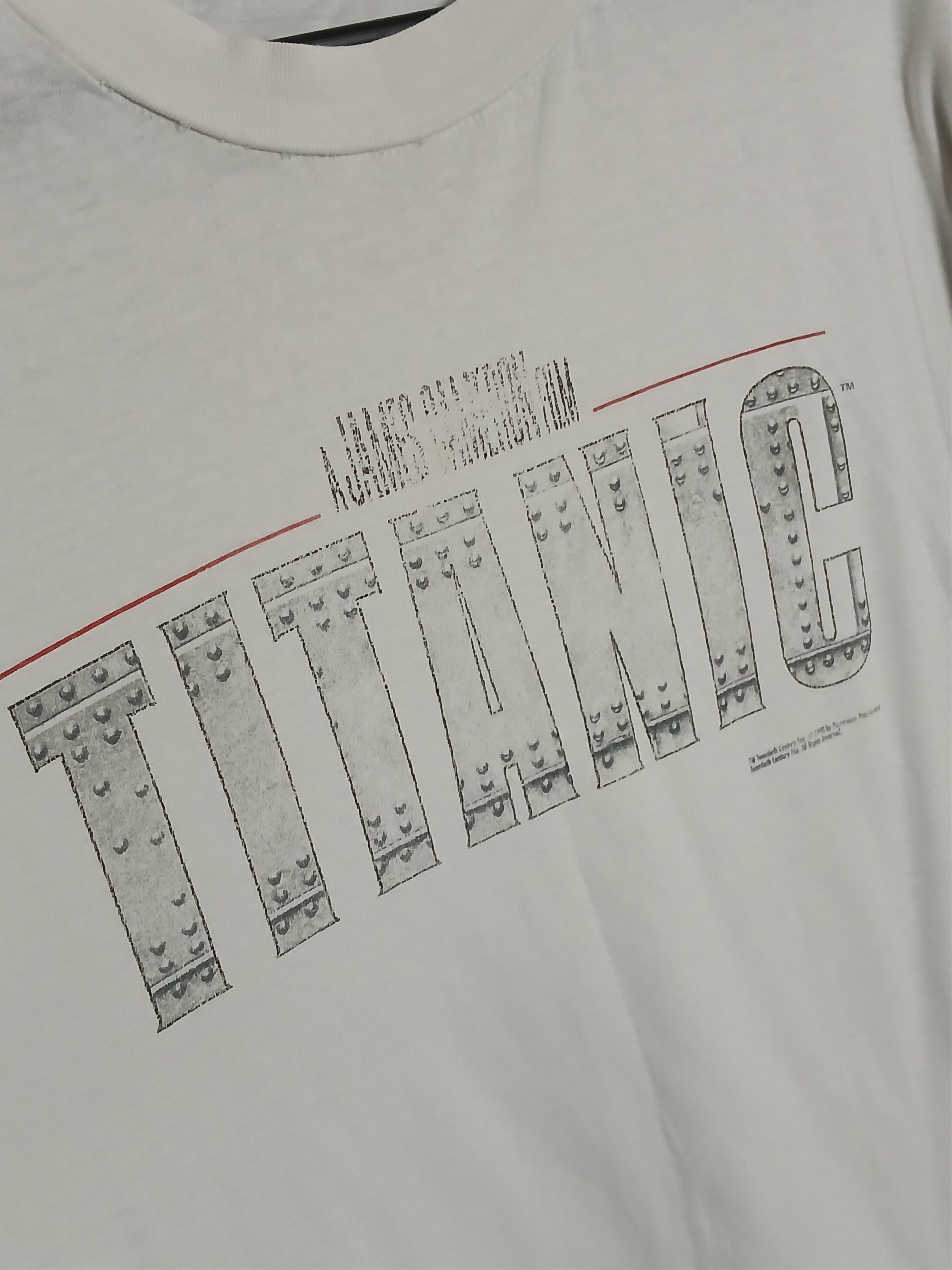 Vintage Vintage 1998 Titanic Leonardo DiCario T-Shirt Size US XL / EU 56 / 4 - 3 Thumbnail